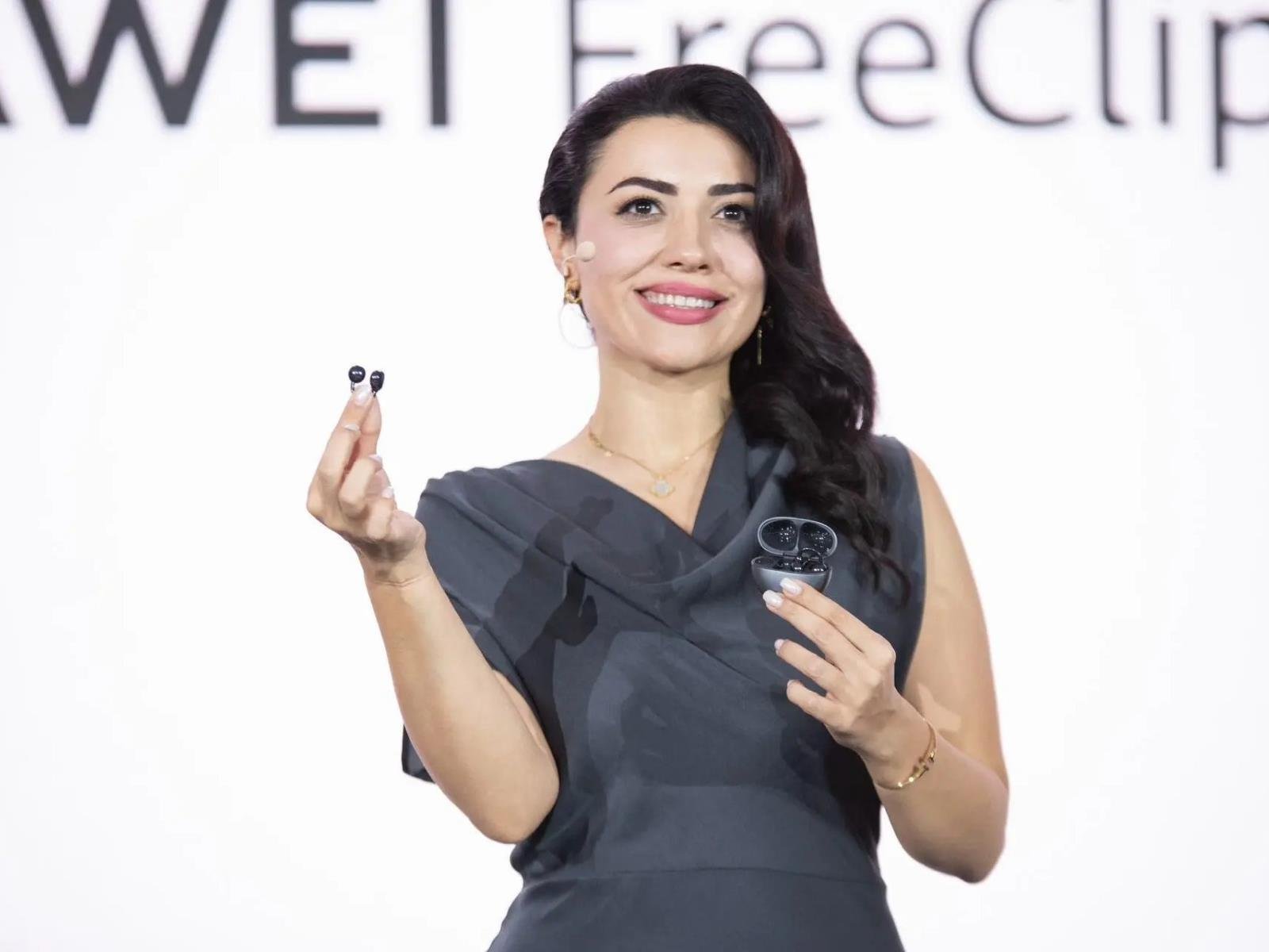 Huawei Unveils Unique Wireless Earbuds That Don't Actually Go Inside Your Ear Canal