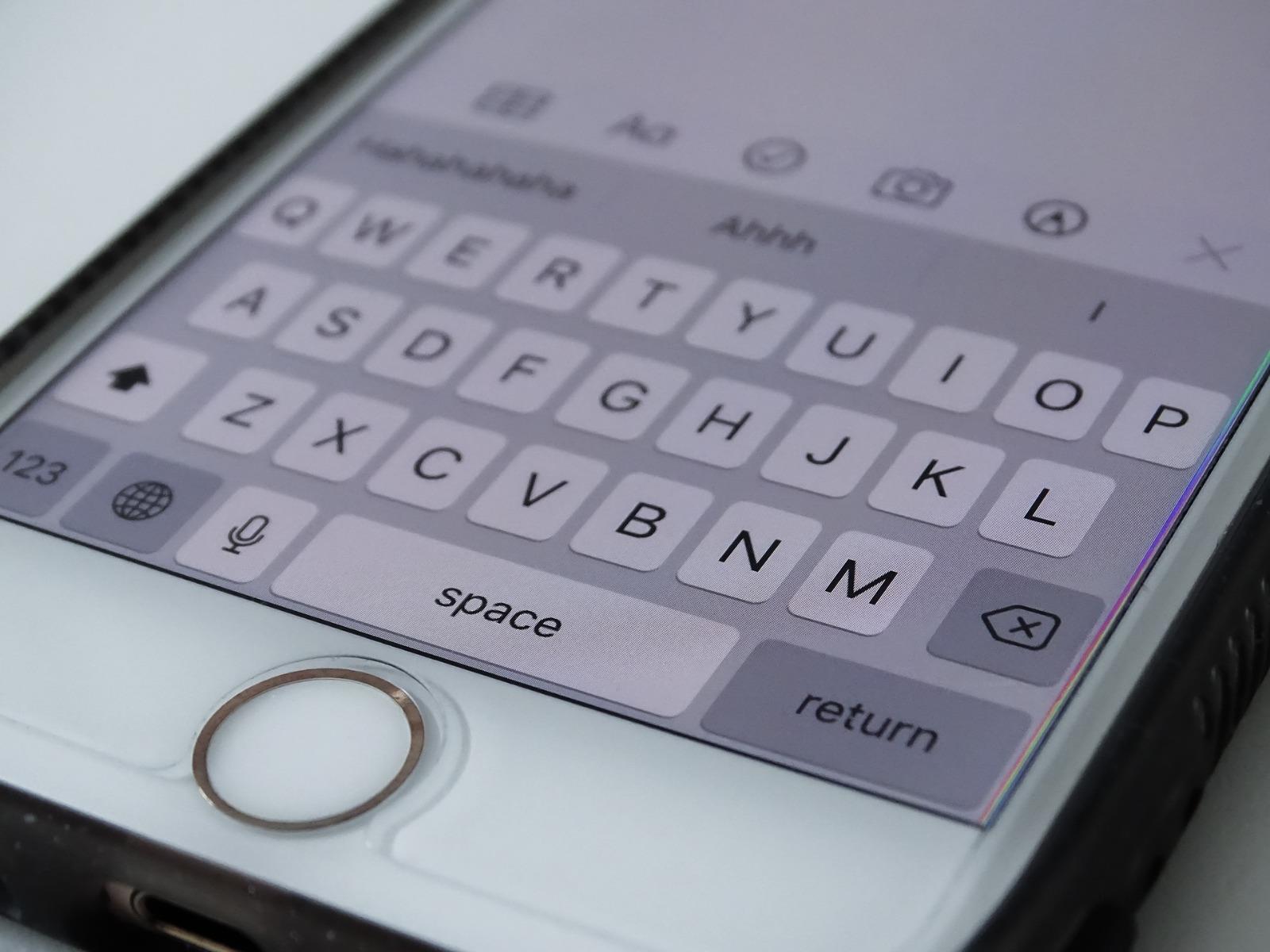 New iPhone Security Threat Let’s Hackers Record Every Word You Type
