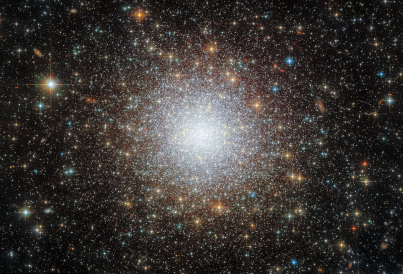 This striking image shows the densely packed globular cluster known as NGC 2210, which is situated in the Large Magellanic Cloud.