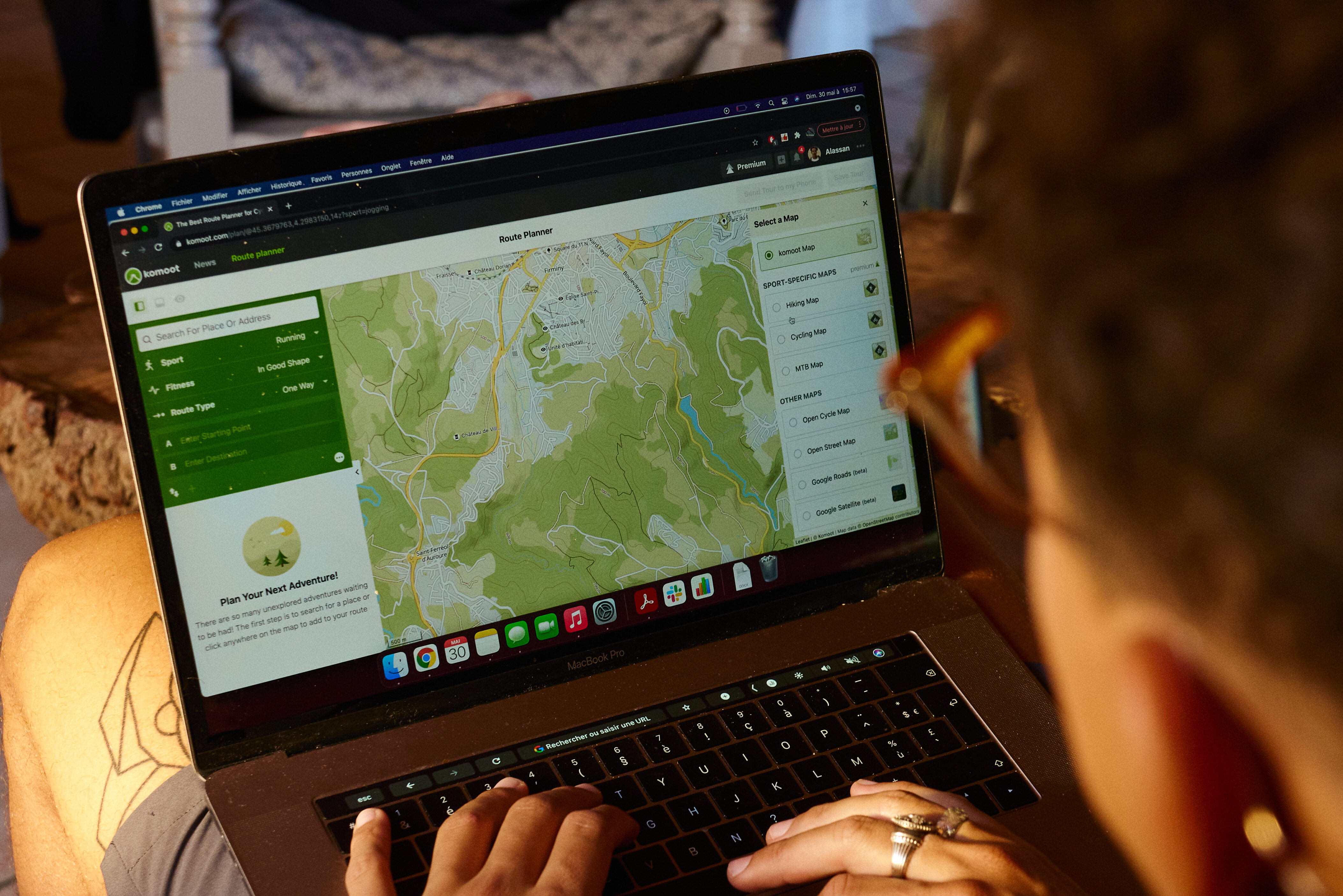 Route planning for a bikepacking trip on komoot