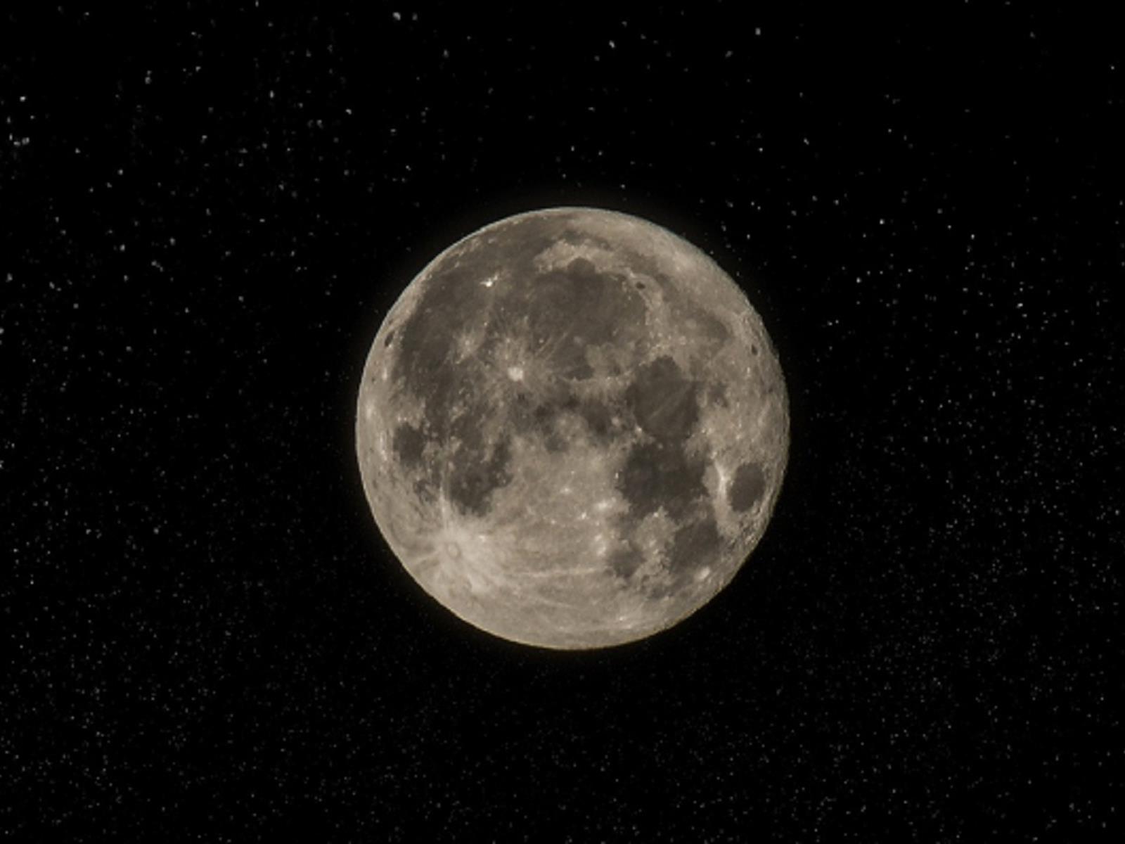 Blue Ghost Lunar Lander Captures Stunning Video Of The Dark Side Of The Moon