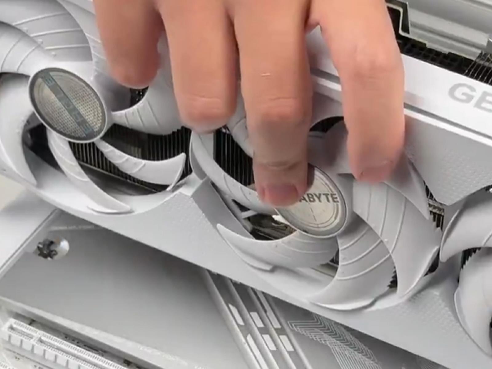 Gigabyte Fires Shot At ASUS In Graphics Card Scratch Test