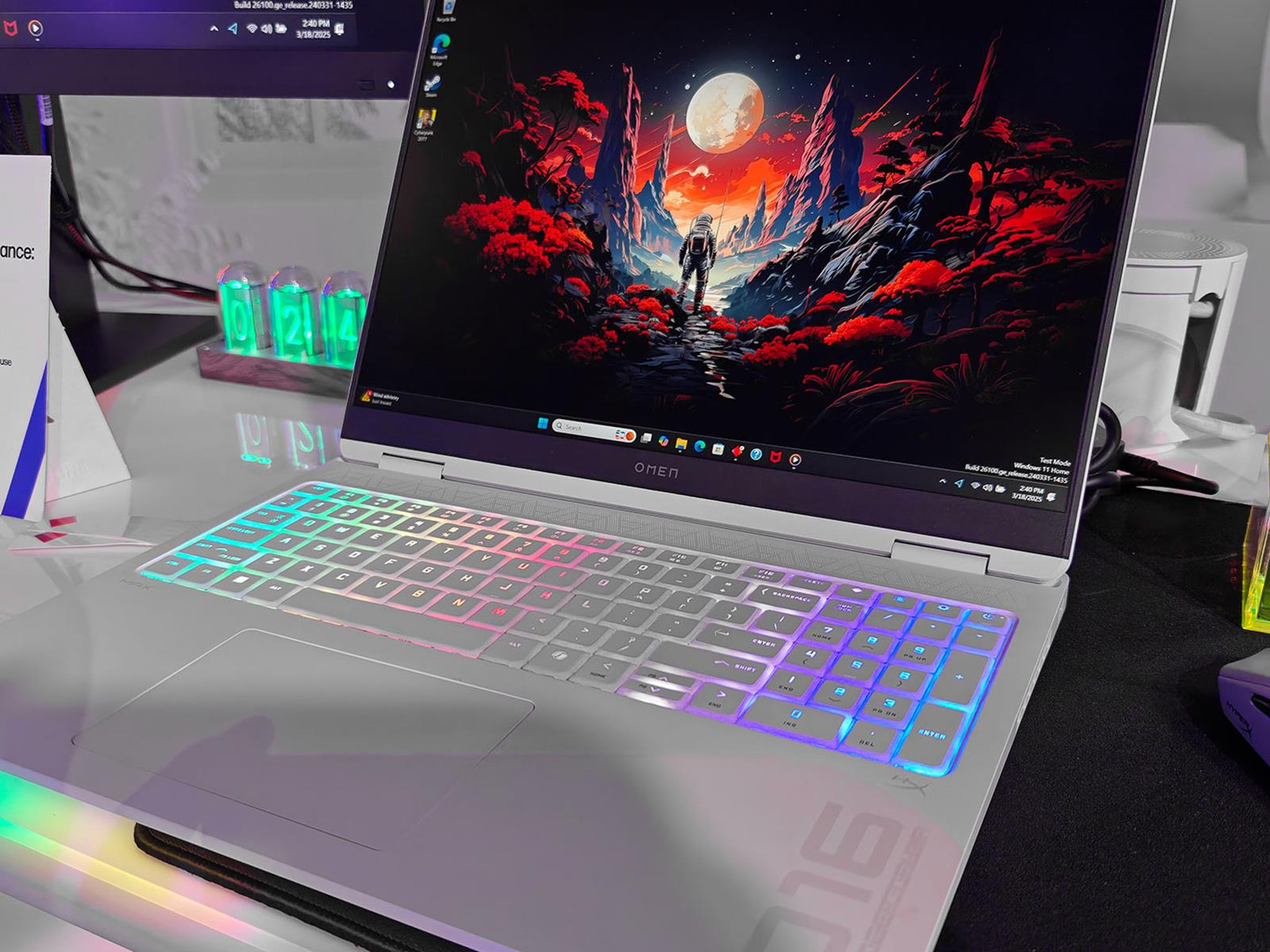 Hands-On HP Omen Max 16: First Arrow Lake HX Gaming Laptop With RTX 5090