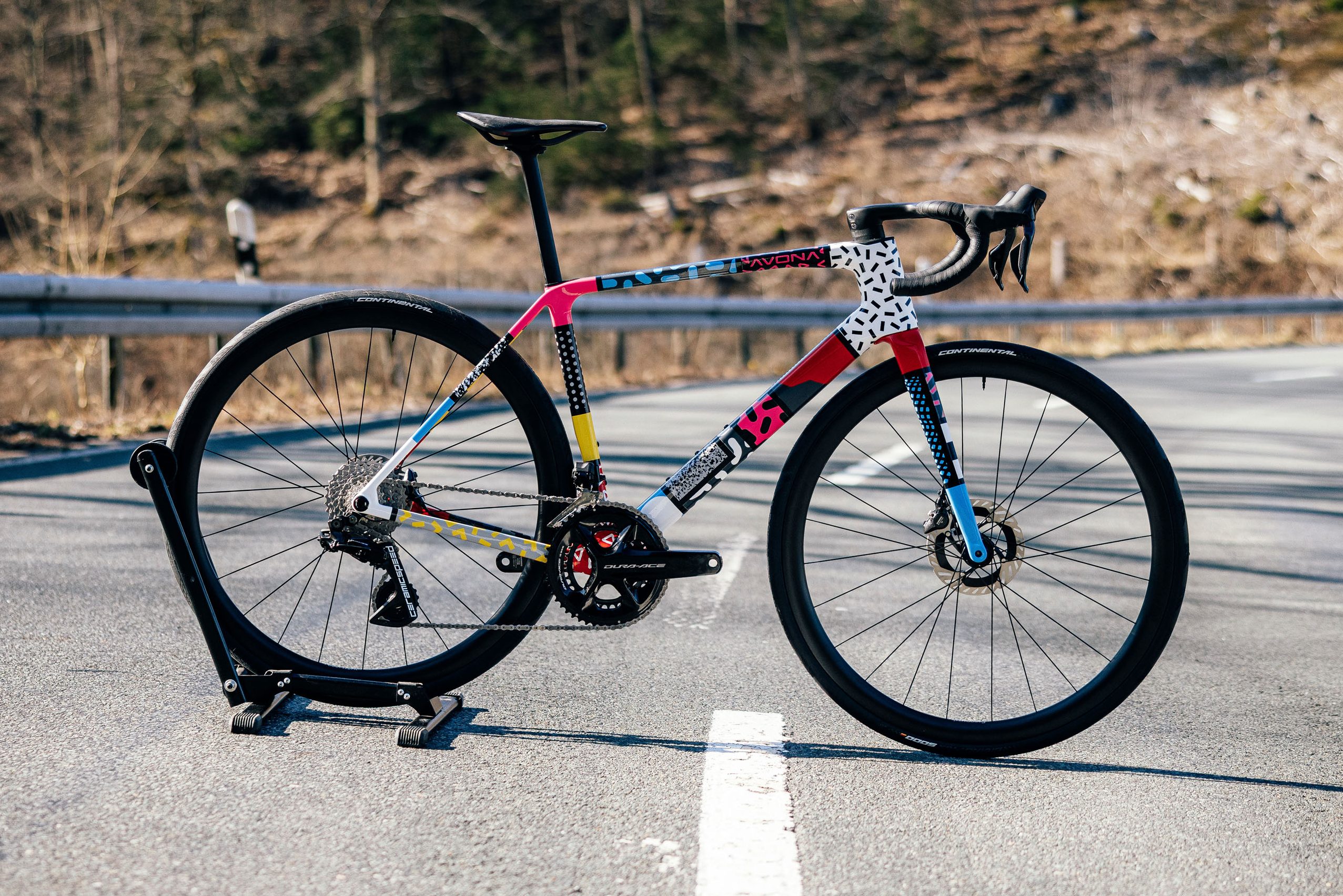 Avona Velum road bike