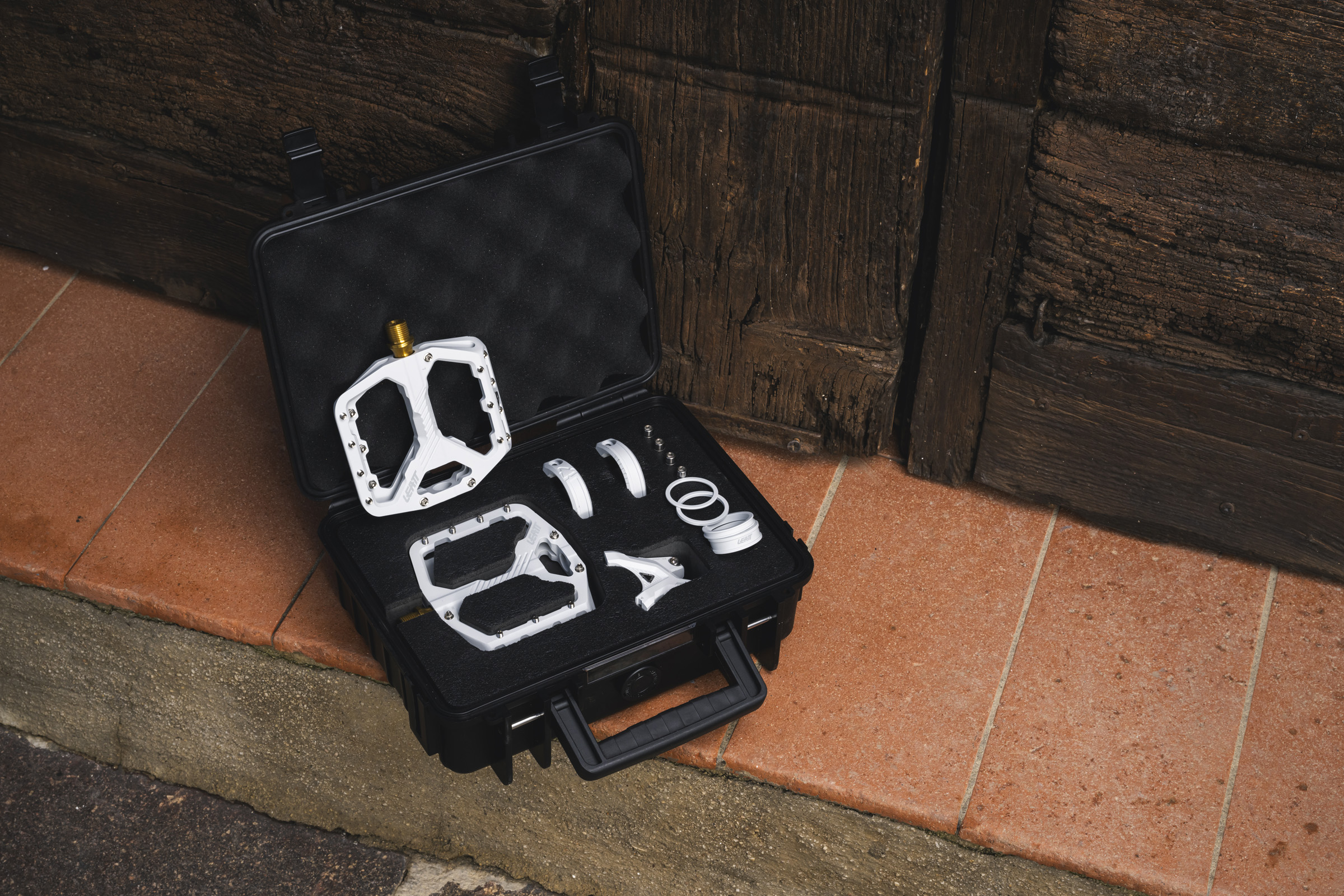 Leatt Pedals All Mountain Ceramag 8.0Ti flat mountain bike pedal