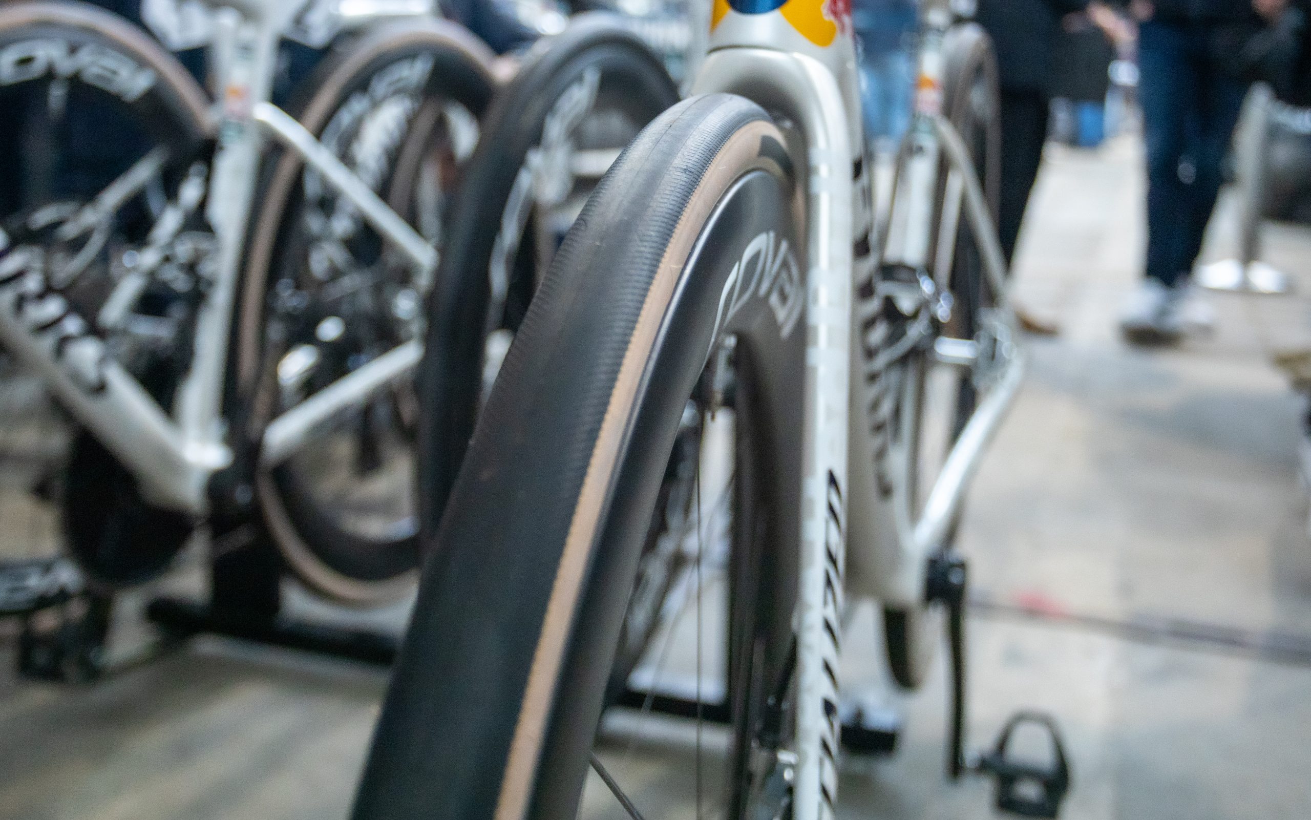 New Specialised tubeless tyre on Roval wheel