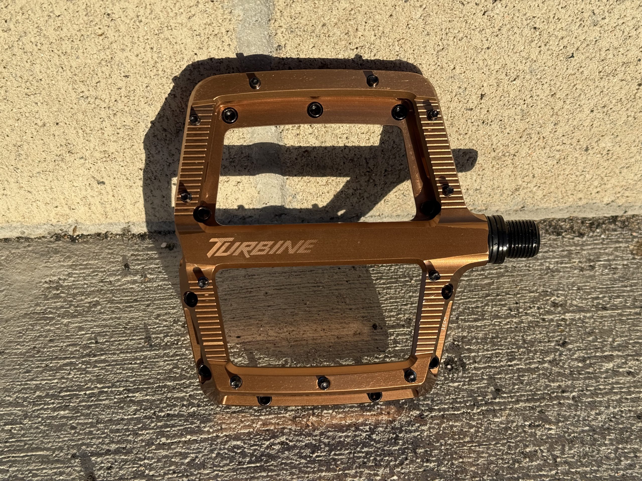 RaceFace Turbine Pedals one side