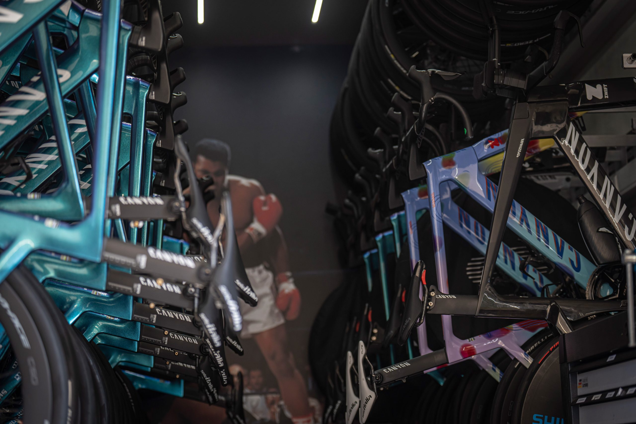 Van Der Poel Canyon Aeroad MyCanyon in race bus