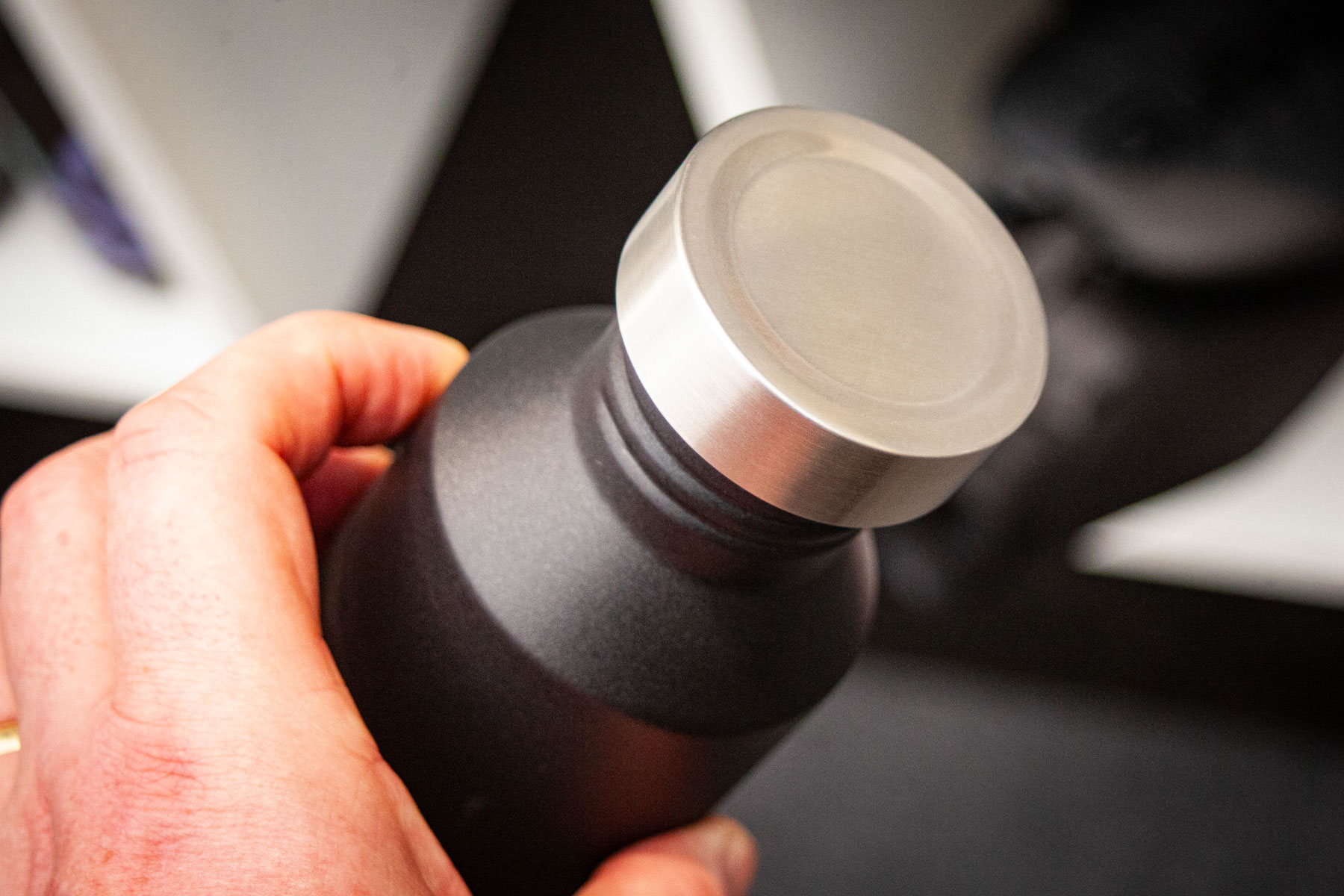 Fidlock steel bottle cap detail