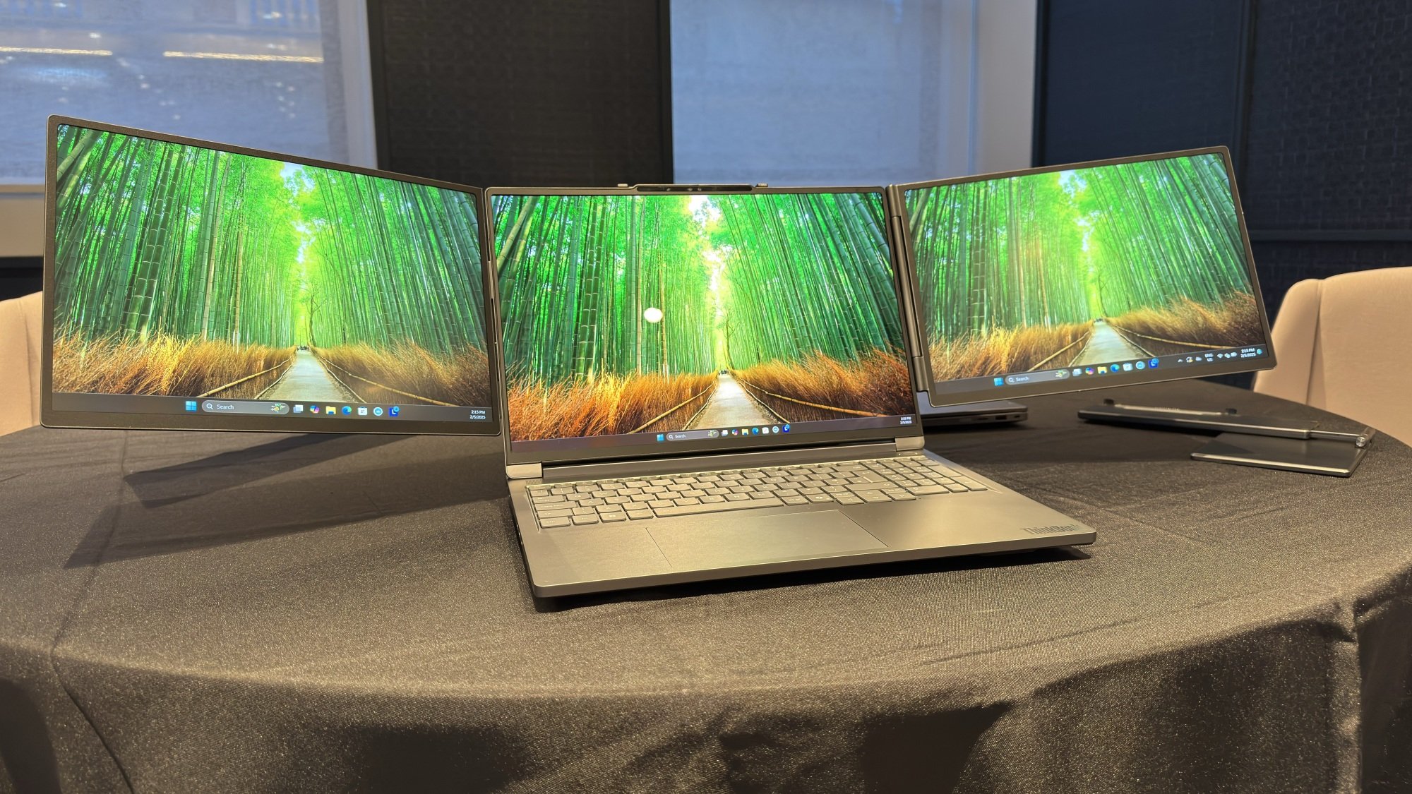 Lenovo Magic Bay Dual Display
