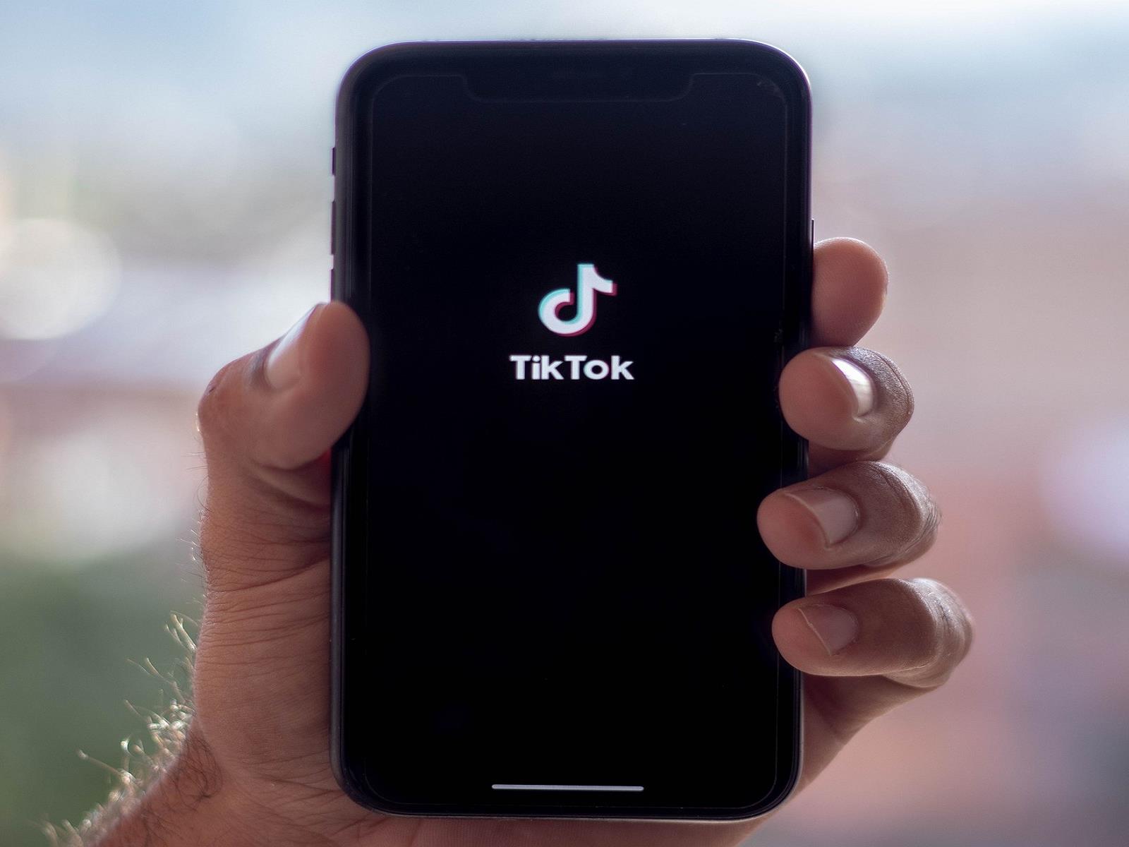 TikTok Draws Interest From Amazon And OnlyFans Founders As Sale Deadline Looms