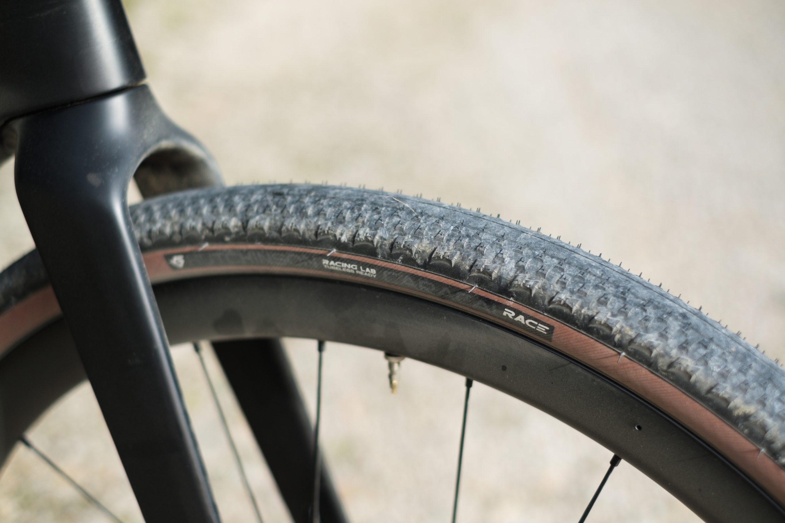 Hutchinson Caracal Race TLR tyre on Avona Callis gravel bike