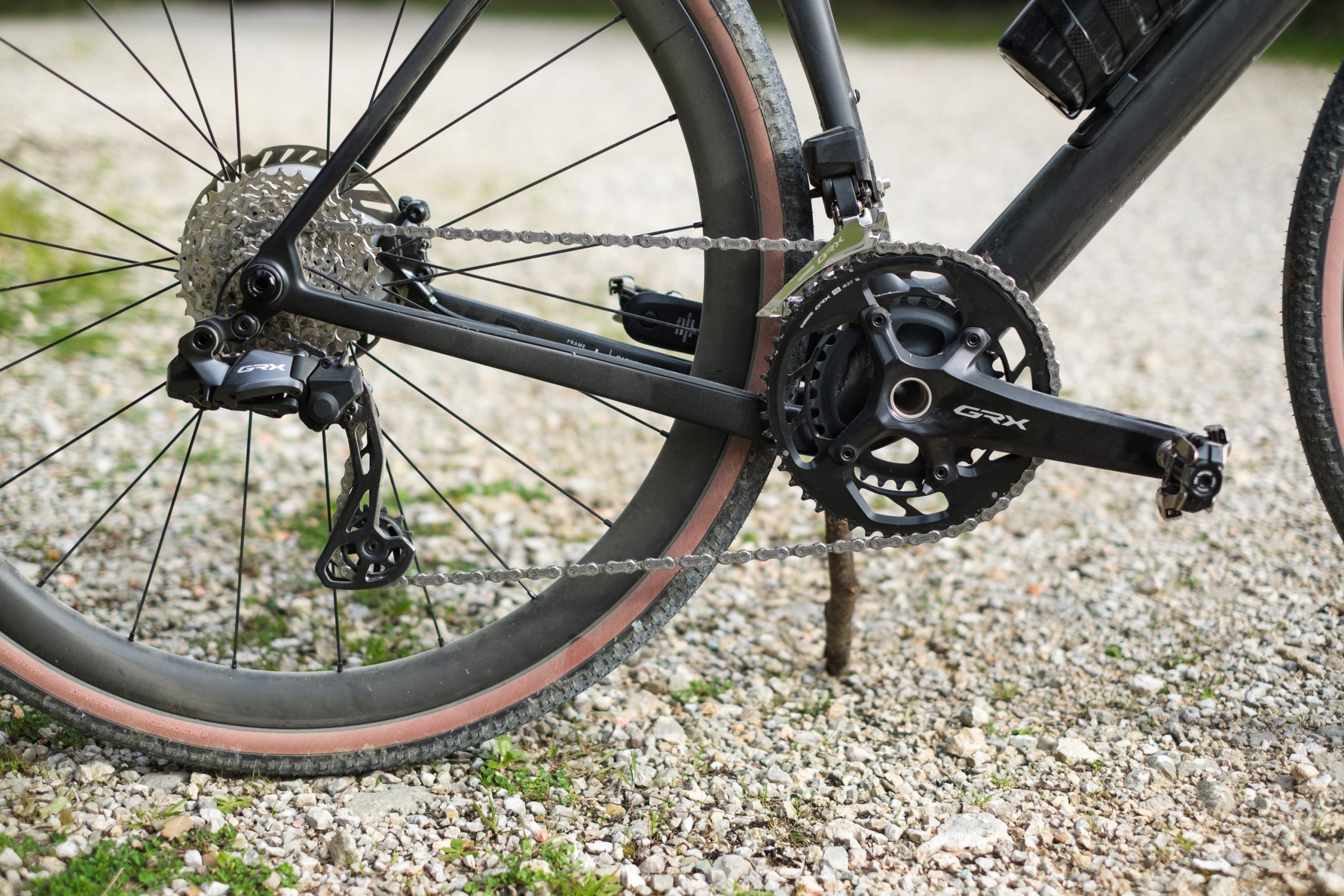 Shimano GRX Di2 rX825 groupset on Avona Callis