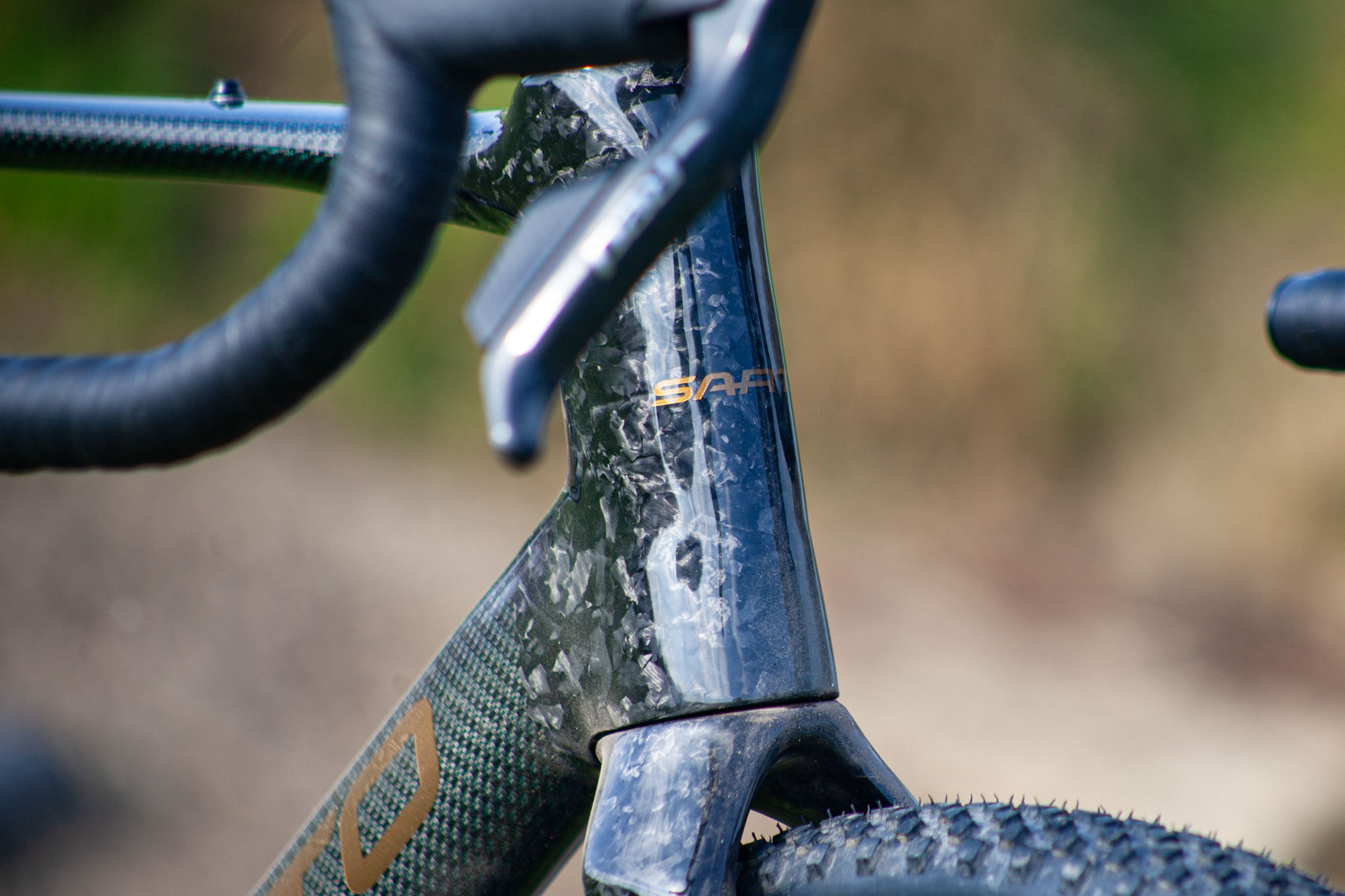 Forged carbon headtube of the Sarto Raso Gravel