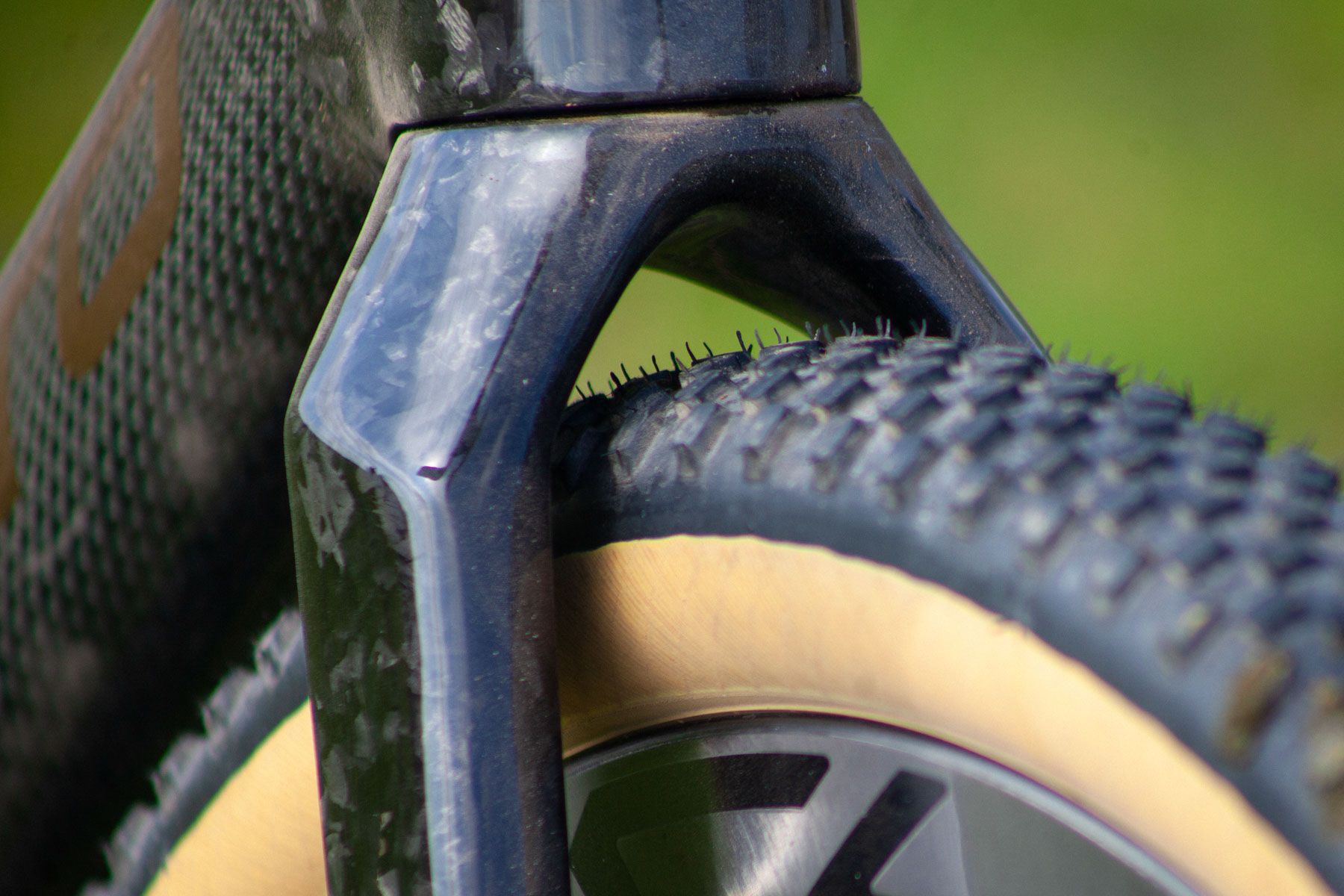 Sarto Raso Gravel fork crown detail