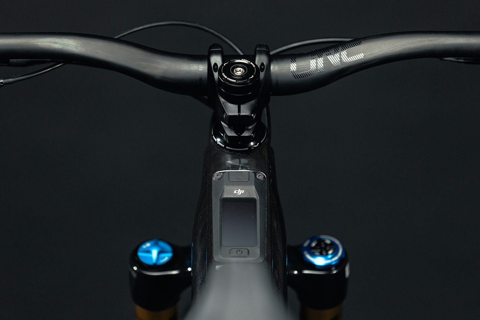 Fully integrated touch screen on the UNNO MITH full suspension mountain eBike