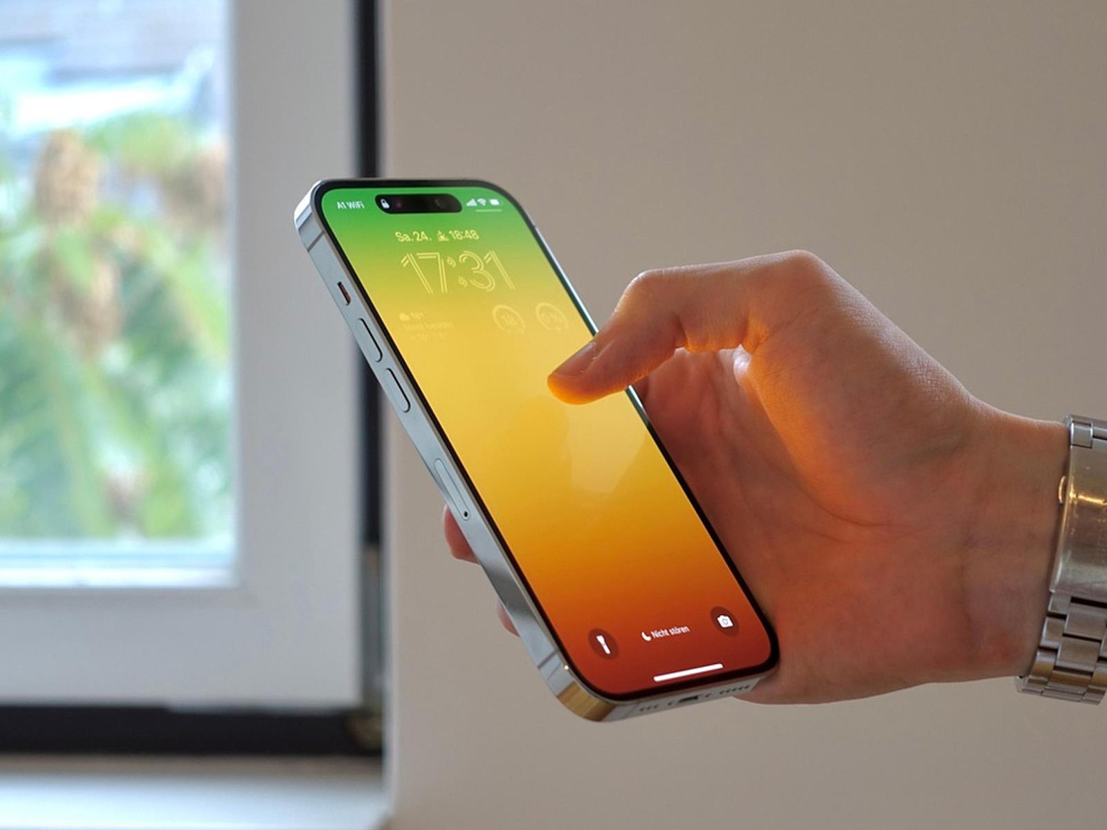 How To Claim Your Payout Of Apple's $95 Million Siri Spying Settlement