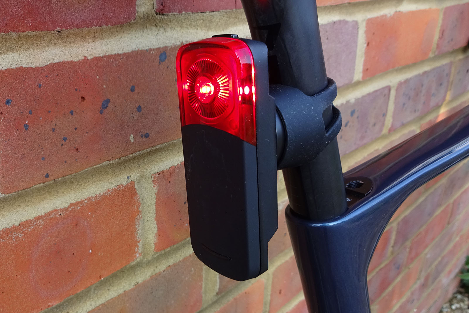 Bryton Gardia R300L radar tailligh - 01 Bryton Gardia R300L radar taillight for road bikes