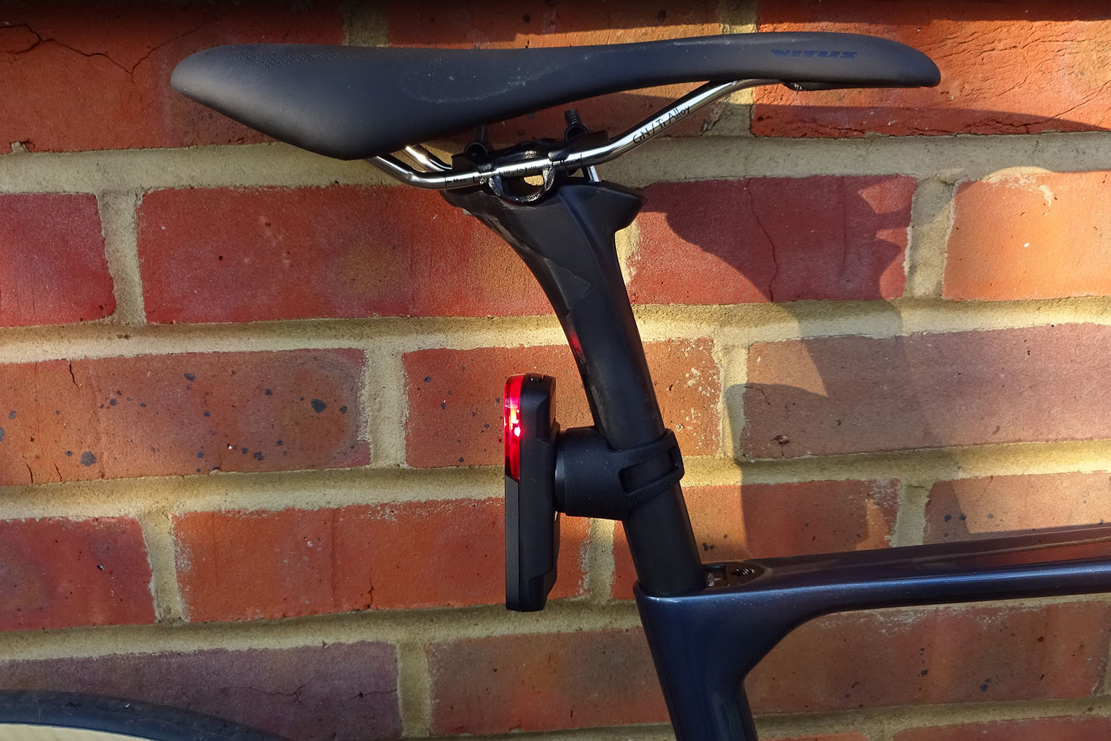 Bryton Gardia R300L radar tailligh - 03 Bryton Gardia R300L radar taillight for road bikes