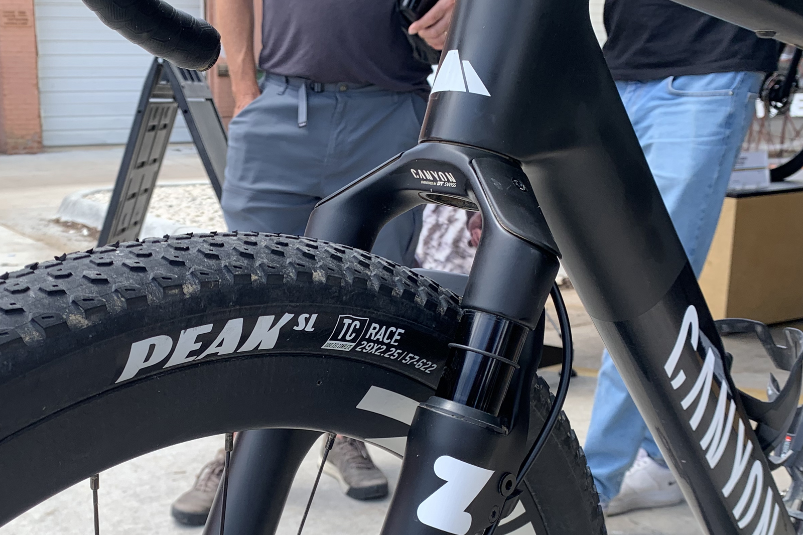 DT Swiss F 132 One gravel suspension fork.