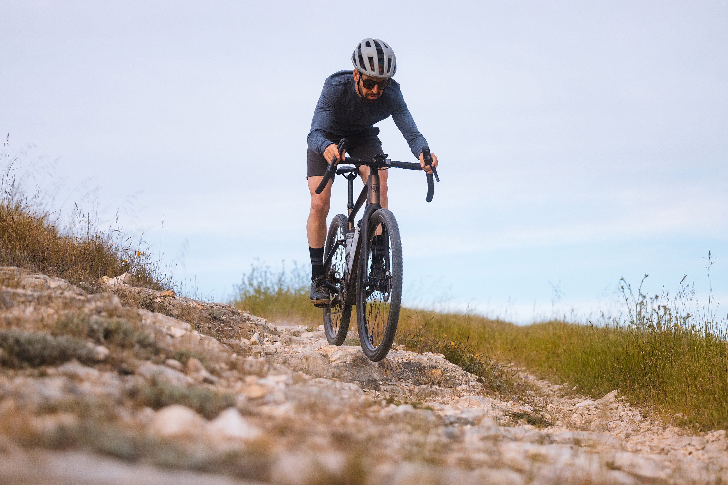 Mondraker Arid Alloy descending