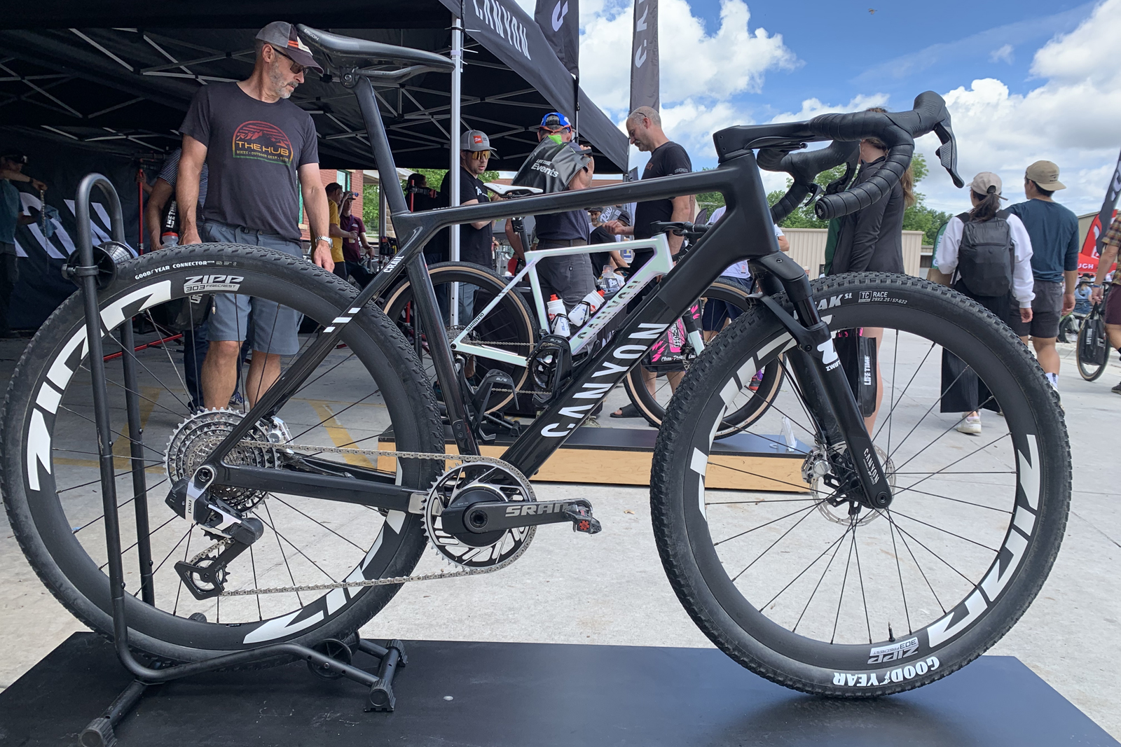 Freddy Ovett's Canyon Grail gravel bike with DT Swiss F 132 One suspension fork.