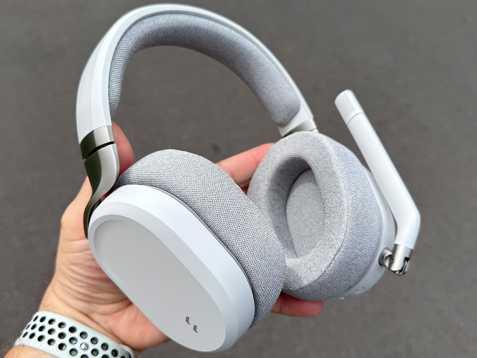 Fractal Design Scape Headset Review: Elegant And Versatile Audio