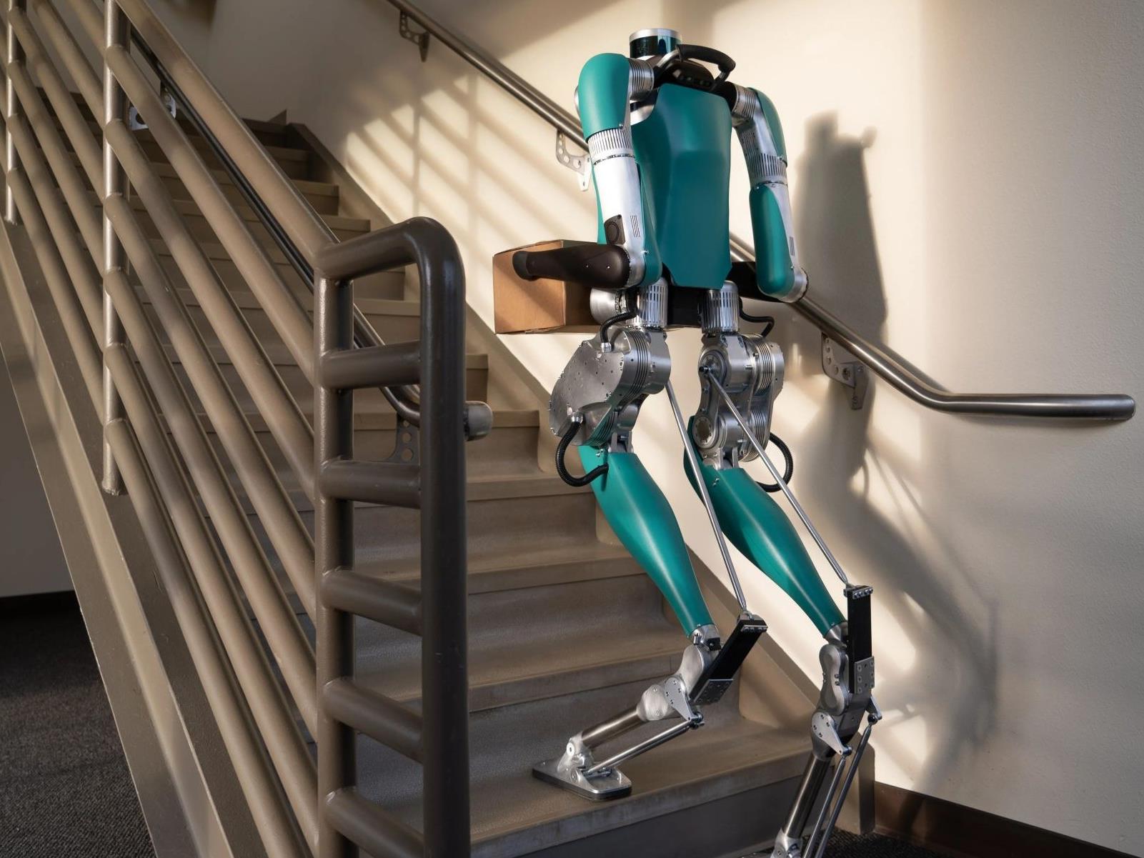 Sorry Humans, Amazon Wants AI-Controlled Robots To Deliver Packages