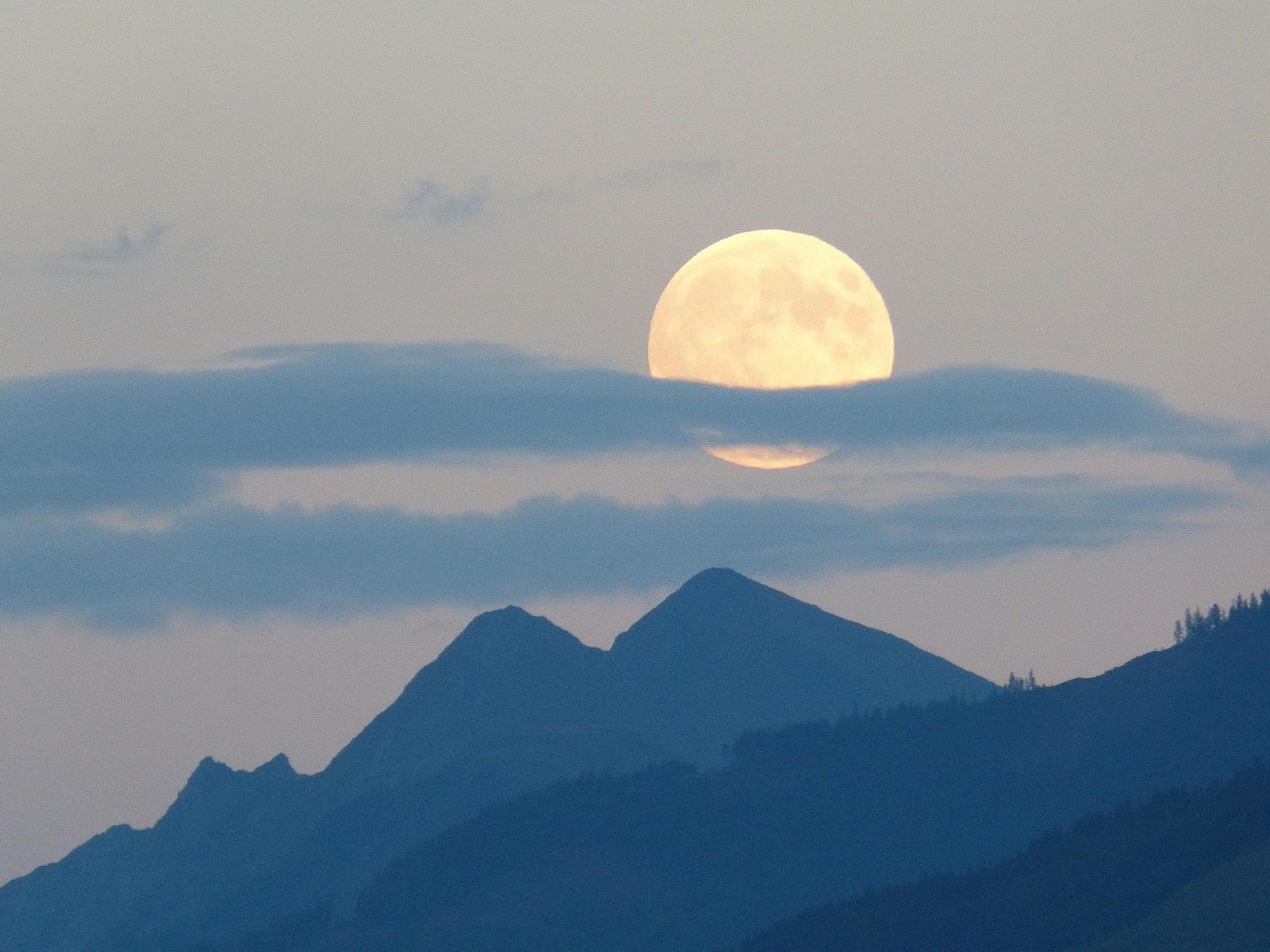 June's Spectacular Strawberry Moon Is Coming, Where And When To Catch It