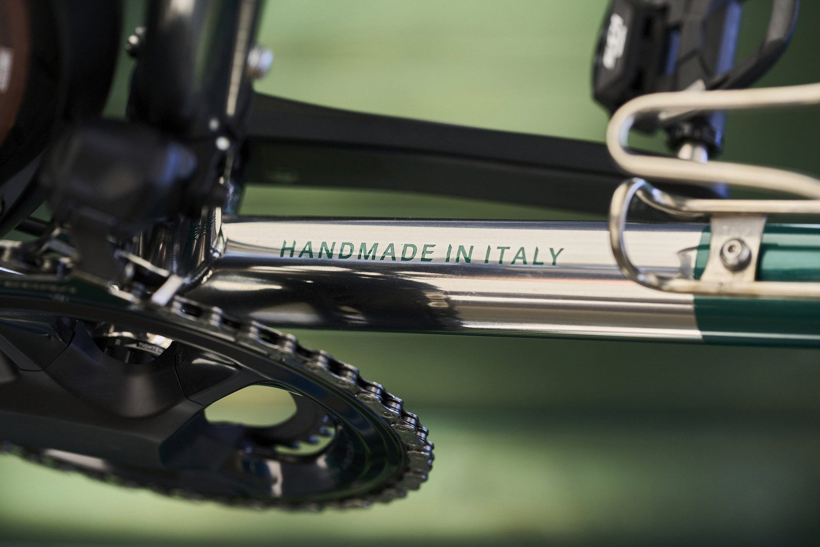 The Fratello Stainless is handmade in Italy, as the frame proudly shows.