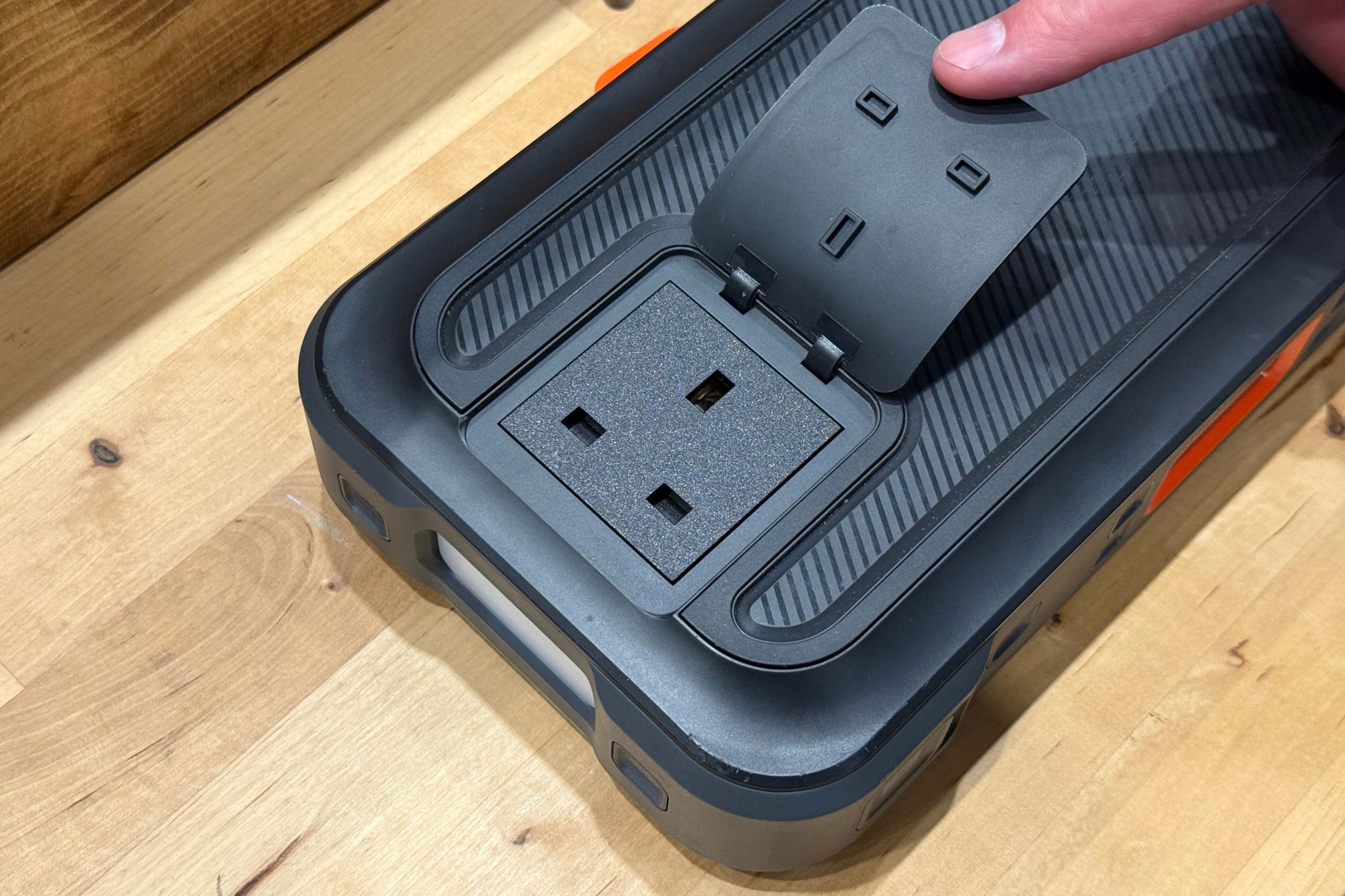 Nebo Ultimate power pack 3-pin plug