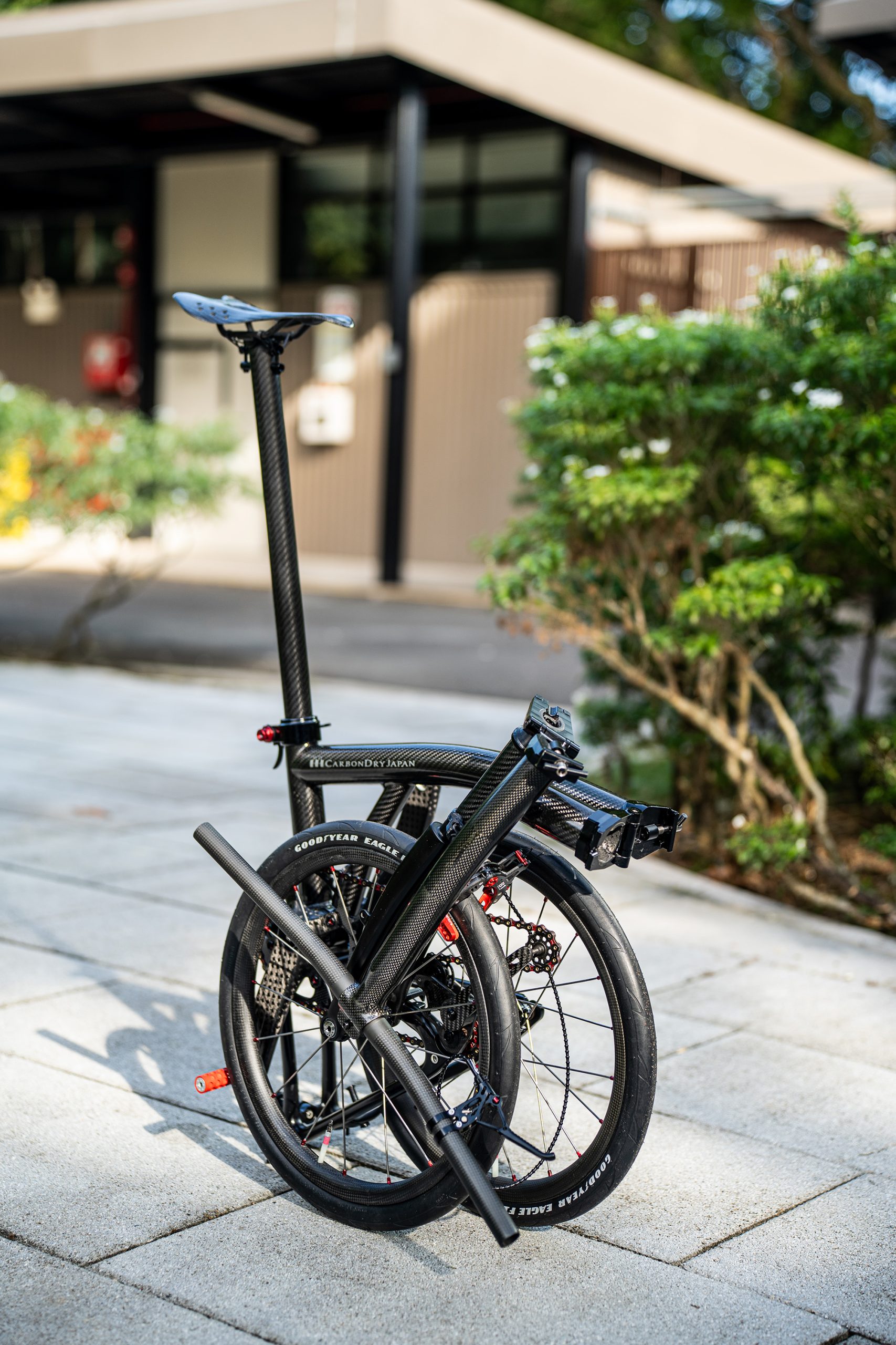 Carbon Brompton folded