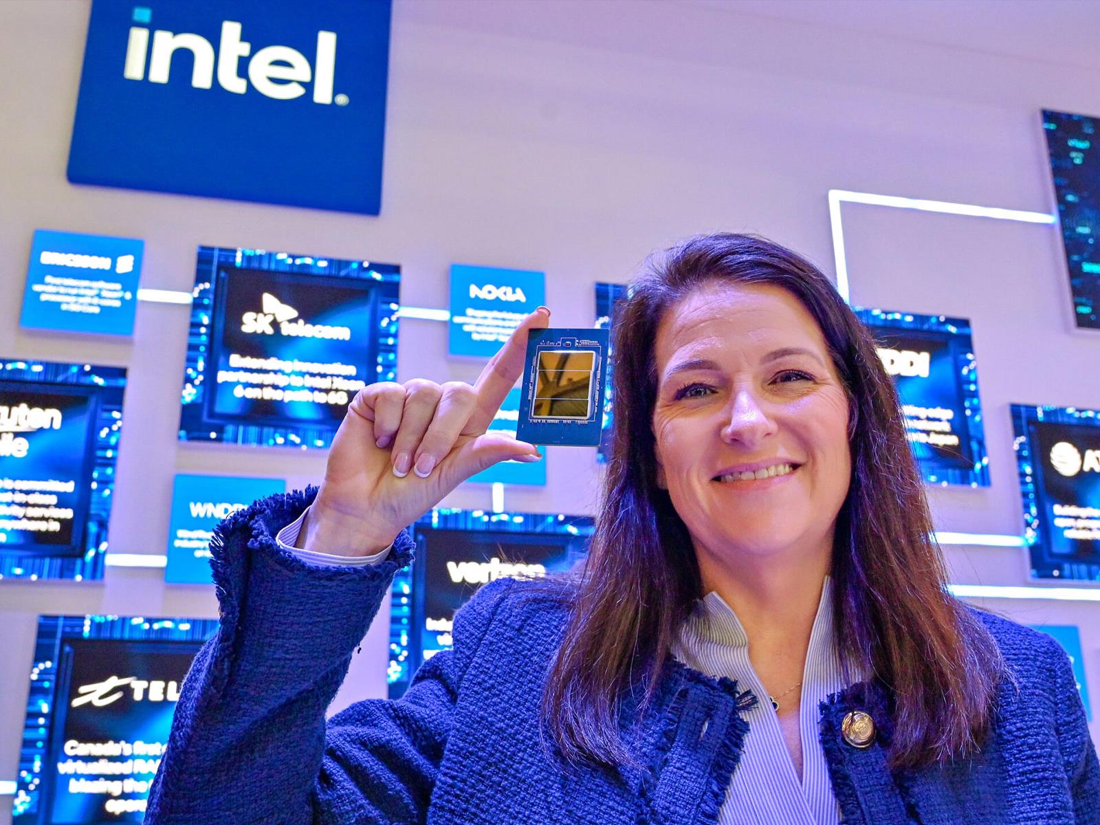 Intel Products Chief Michelle Holthaus To Depart After 30 Years Amid Leadership Overhaul