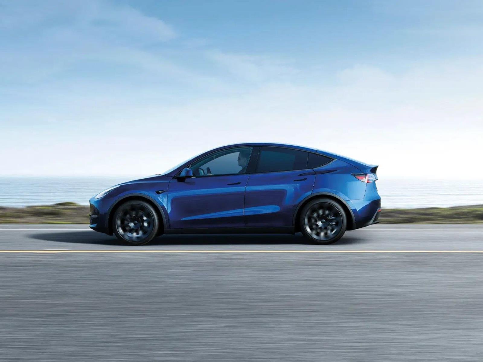 Tesla Under Investigation After Electronic Door Handles Trap Child Riders Inside