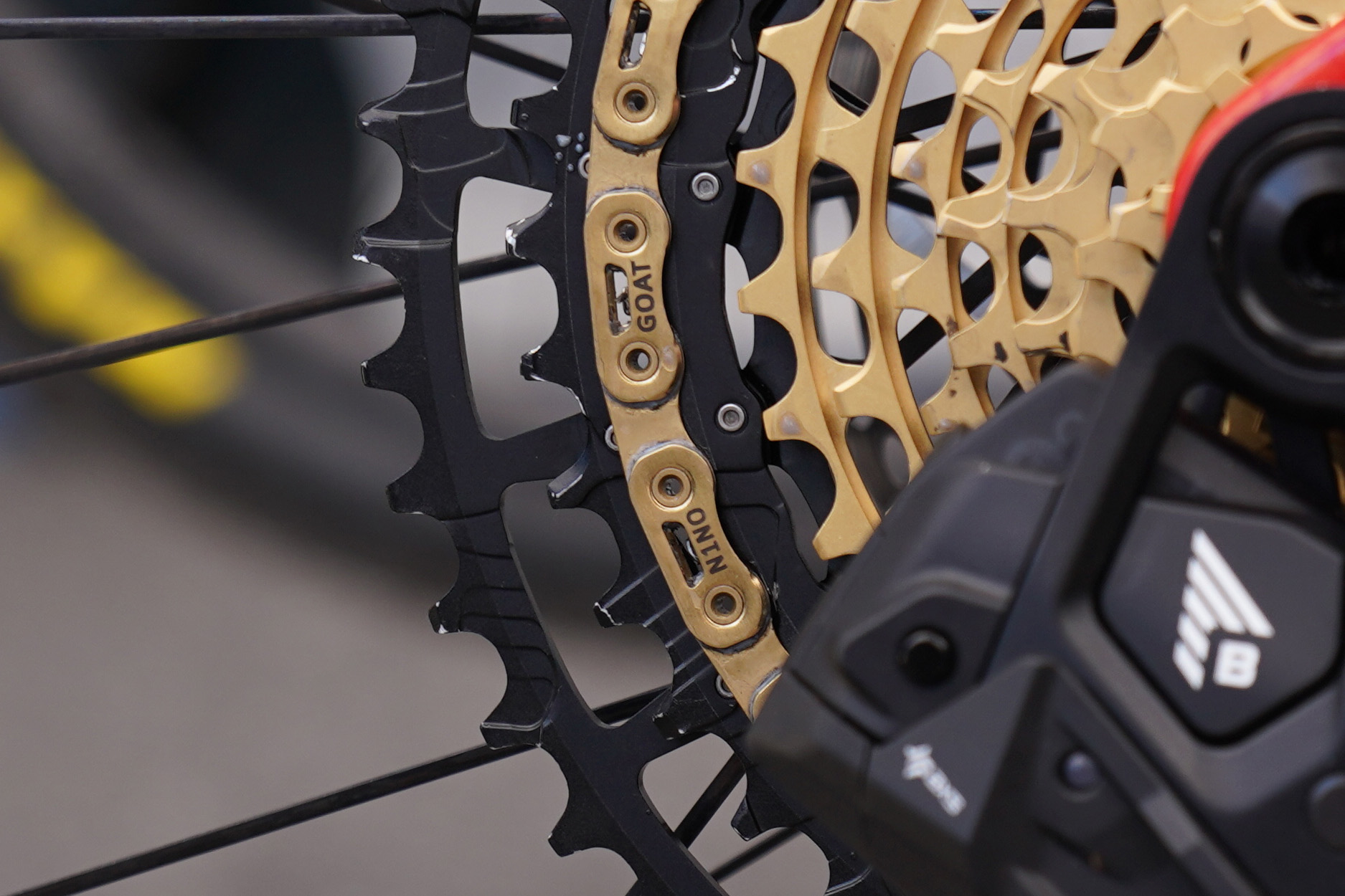 Nino Schurter's Scott Spark at Lenzerheide 2025 with stamped chain