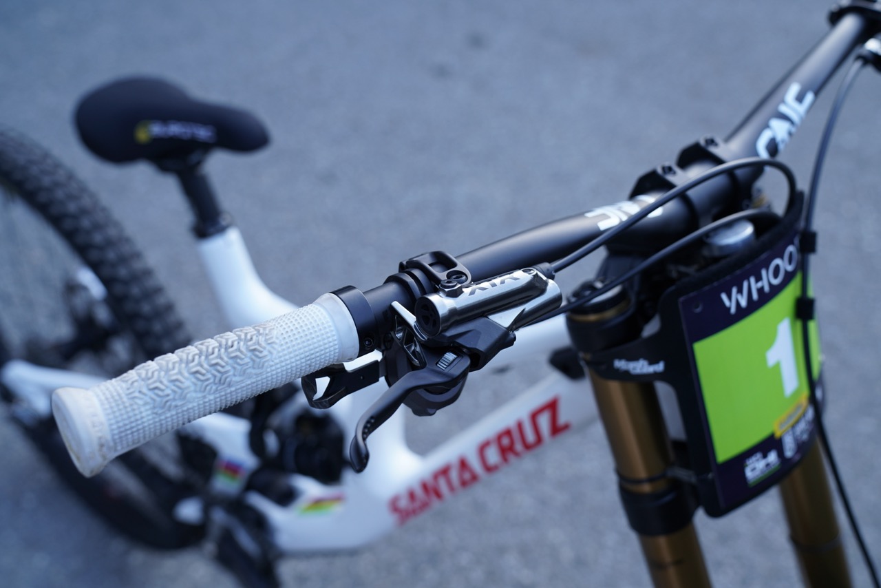 Jackson Goldstone's Santa Cruz V10 at Lenzerheide with Shimano XTR levers