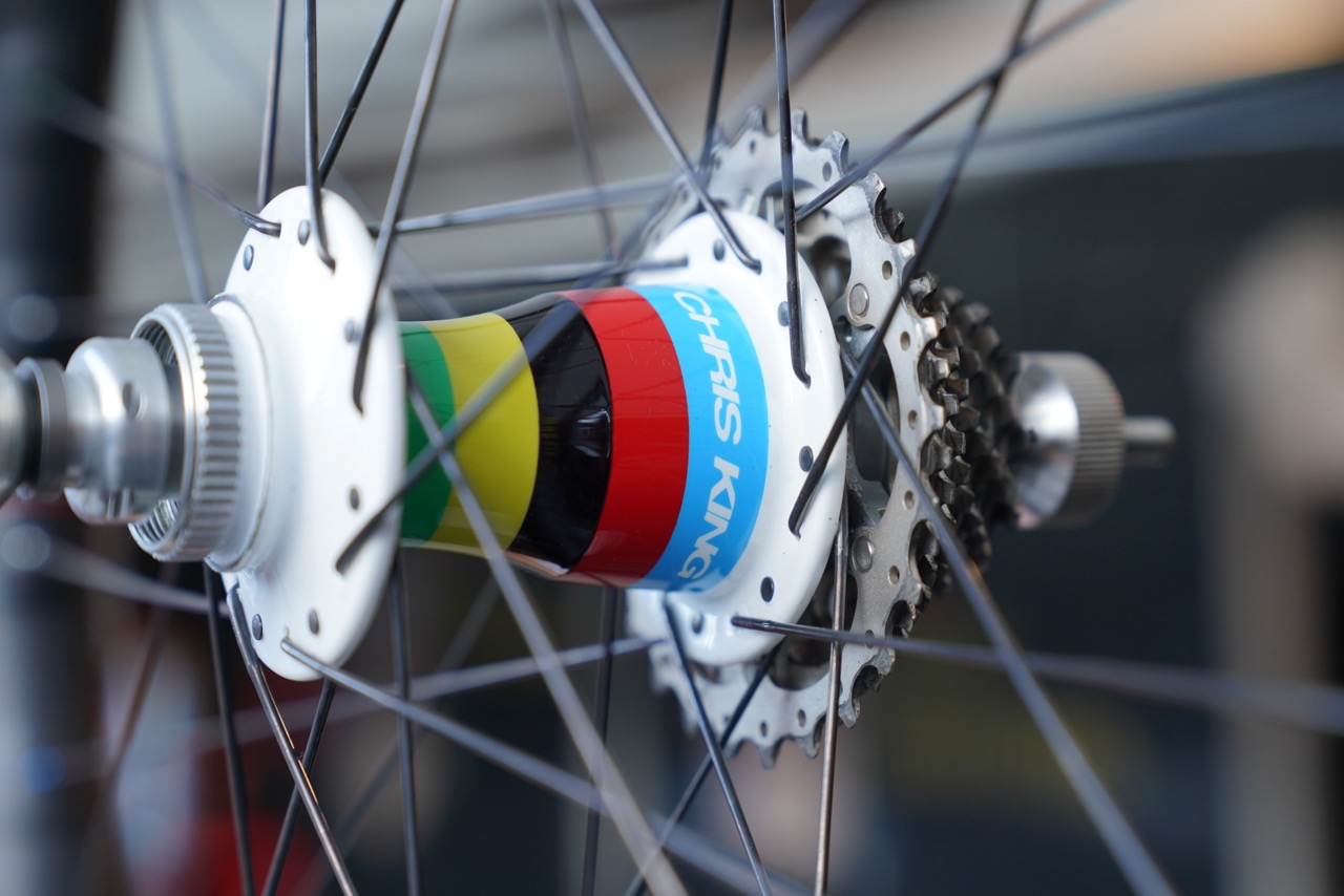 Jackson Goldstone's Santa Cruz V10 at Lenzerheide with rainbow Chris King hubs