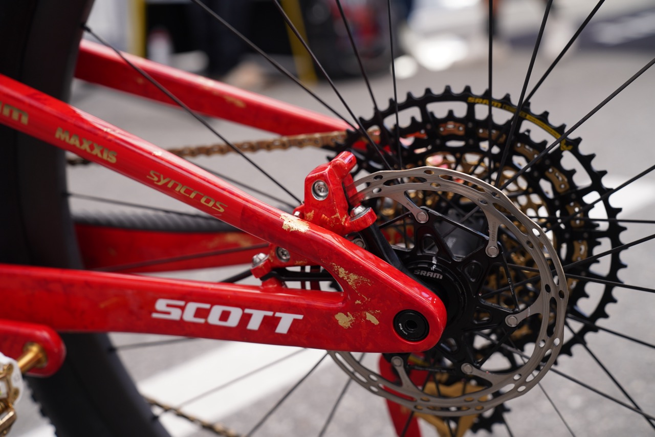 Nino Schurter's Scott Spark at Lenzerheide 2025 with custom SRAM Motive brakes