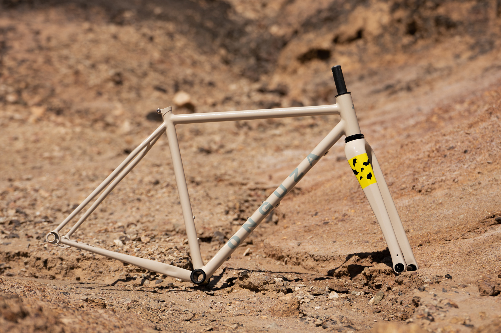 Onguza Bliksem gravel bike frame.