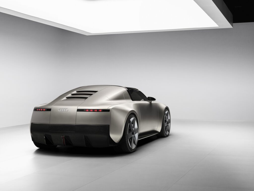Audi Concept C seen from the rear 3/4s