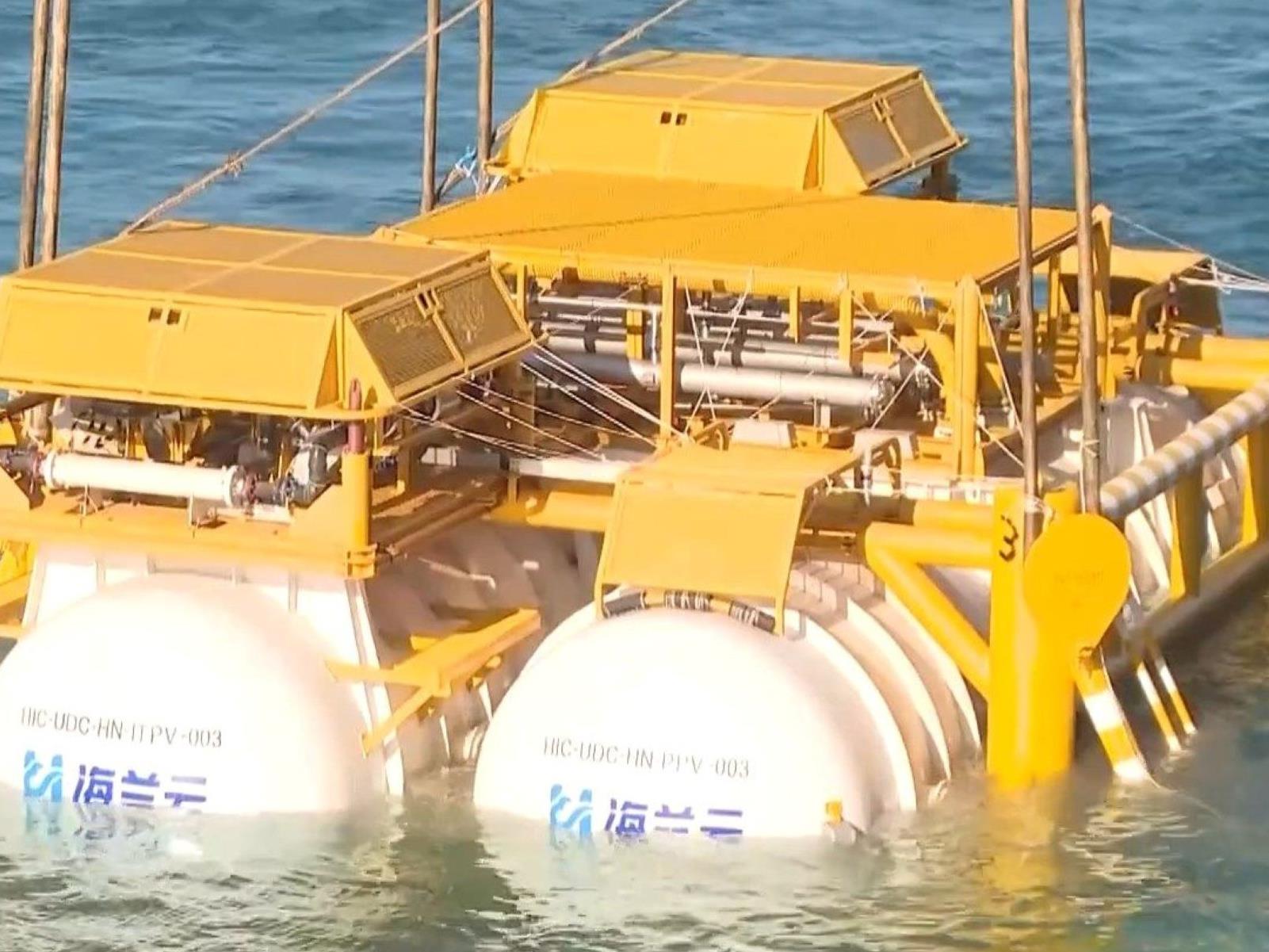 China Plunges Into Renewable Tech By Dunking A Data Center In The Ocean