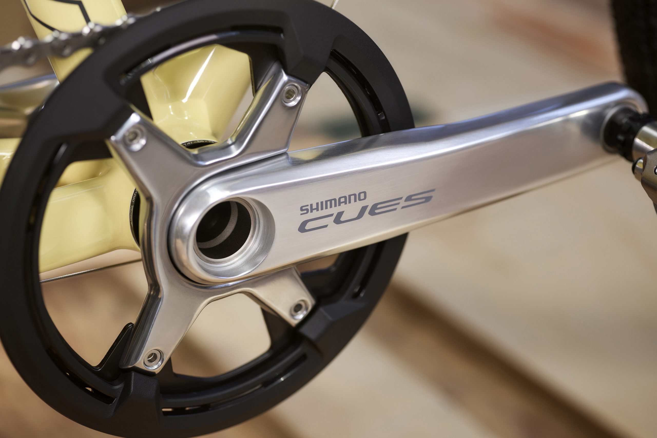 Shimano CUES U6000 polished silver