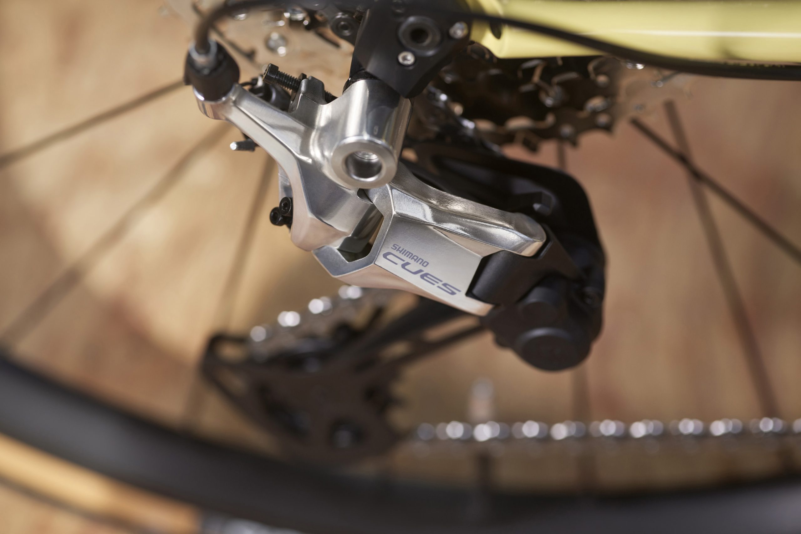 Shimano CUES U6000 polished silver
