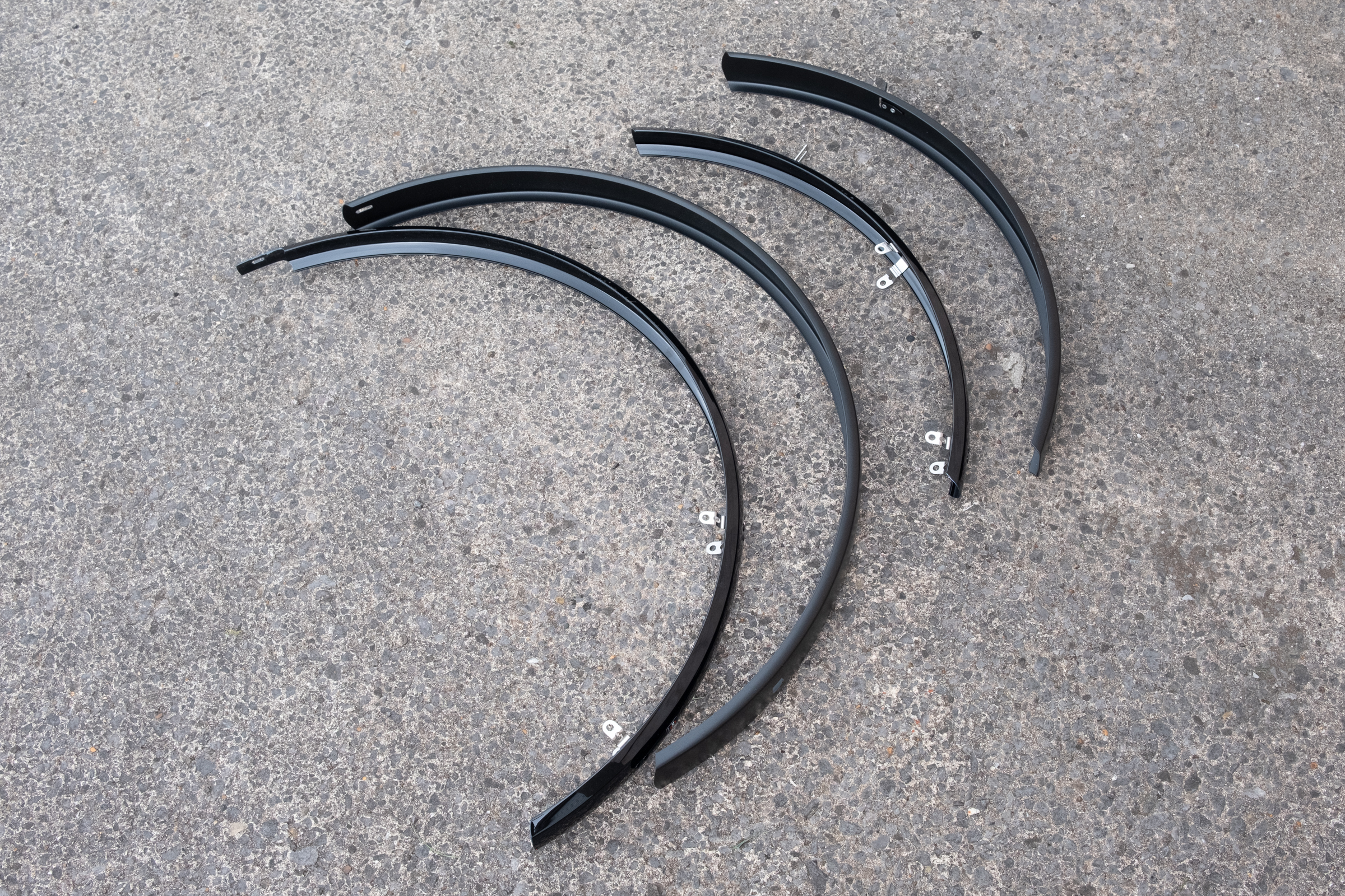 How to fit mudguards to a bike – tips and tricks – alloy vs plastic mudguards