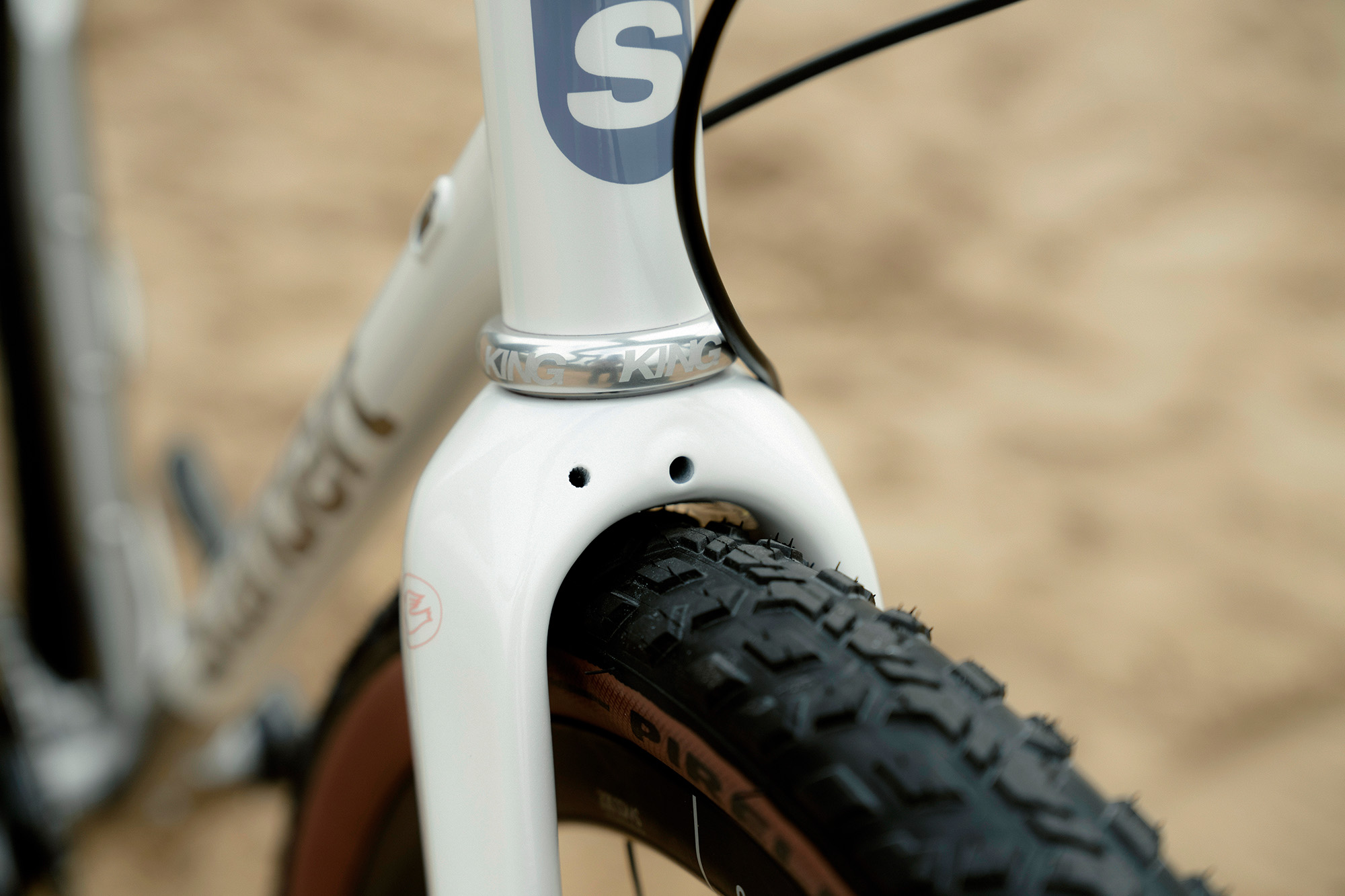 Standert Erdgeschoss with dynamo cable routing