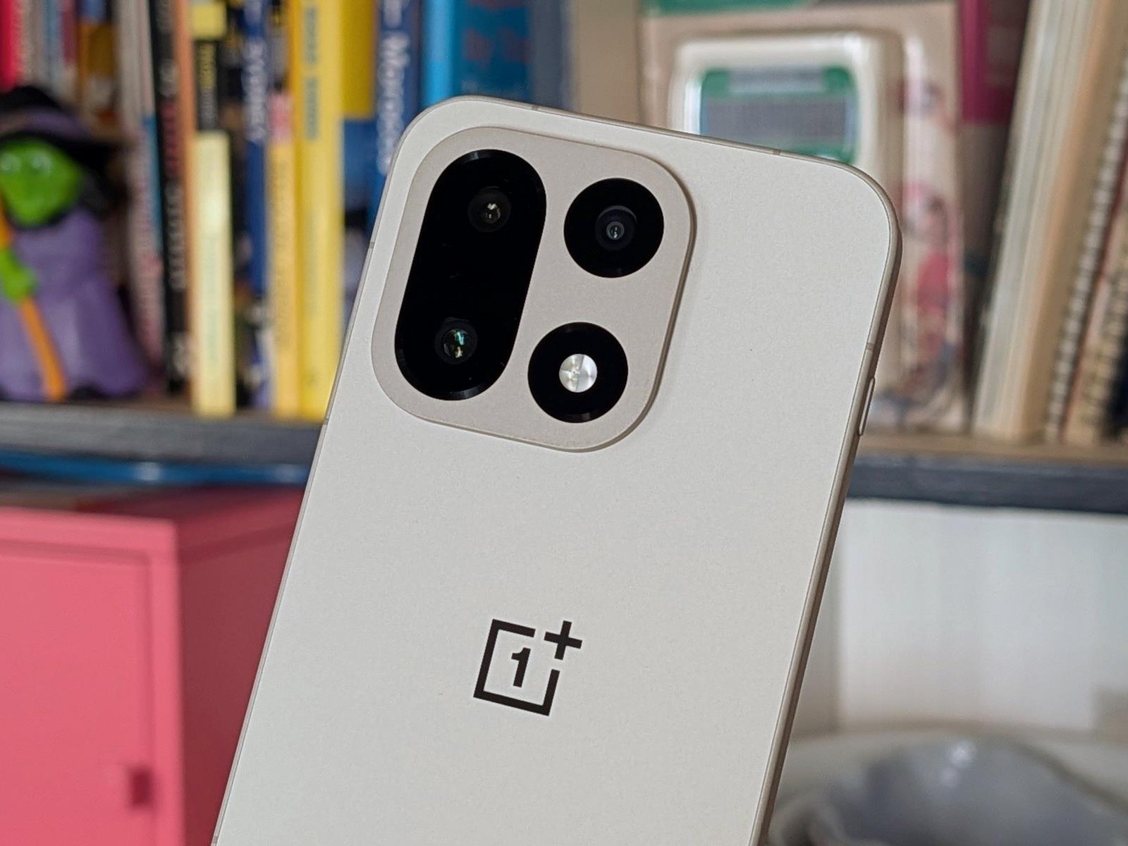 OnePlus 15 Just Broke Our Flagship Phone Record For Battery Life