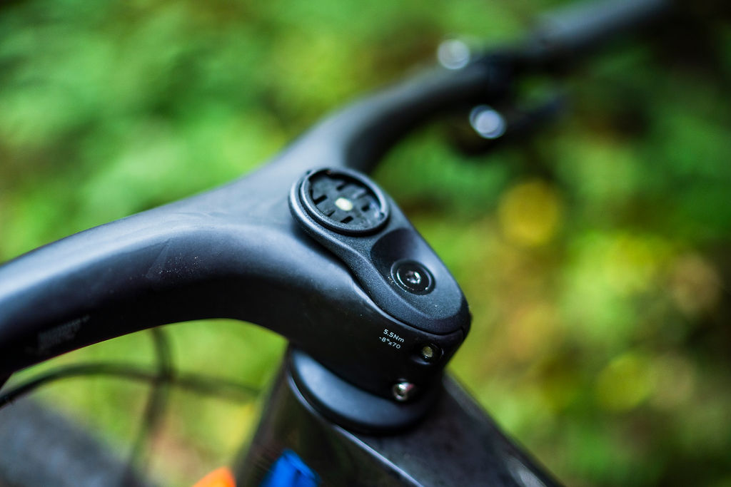 Giant Contact SLR XC handlebar-stem_carbon_with computer mount
