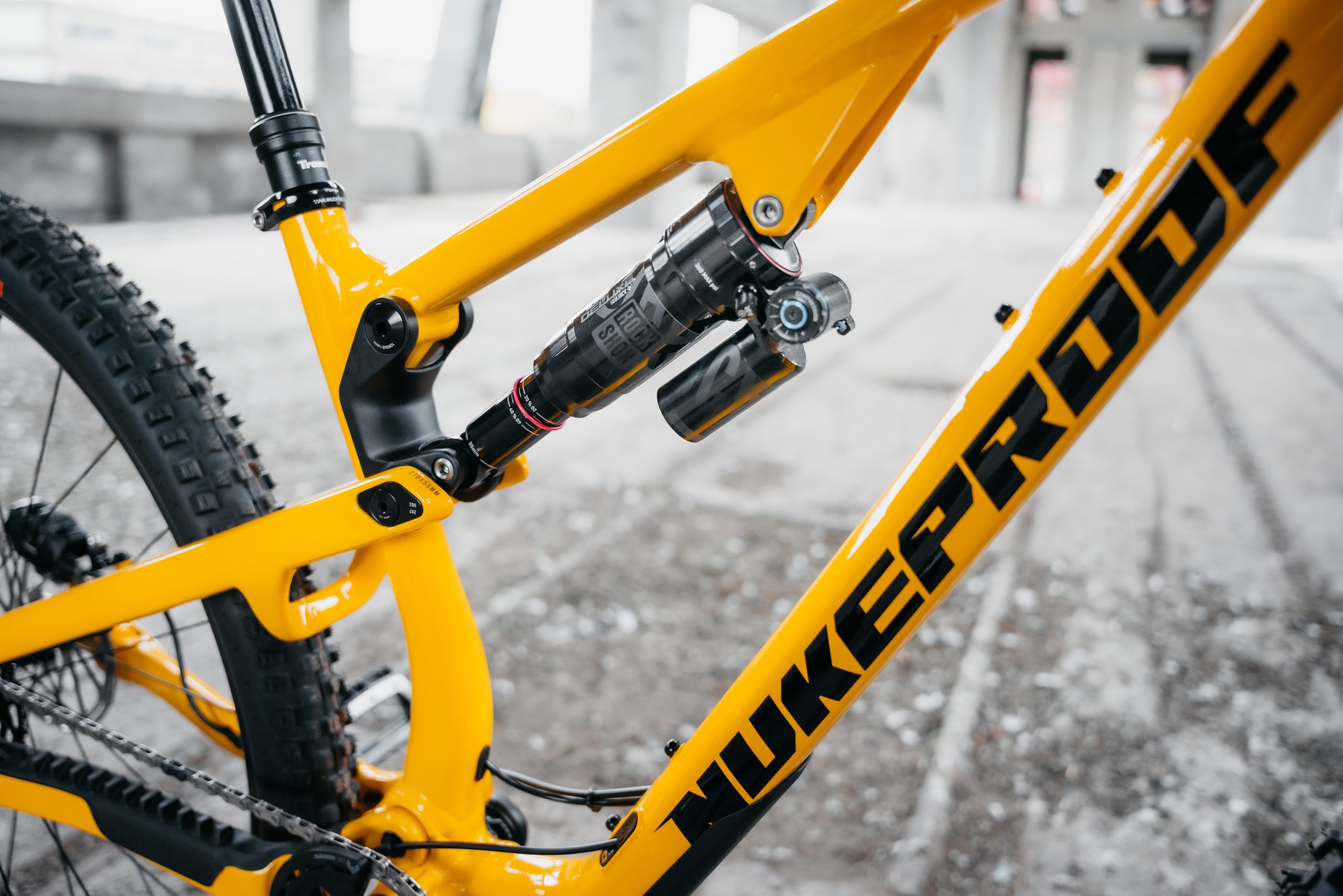 Nukeproof Reactor Alloy Pro shock