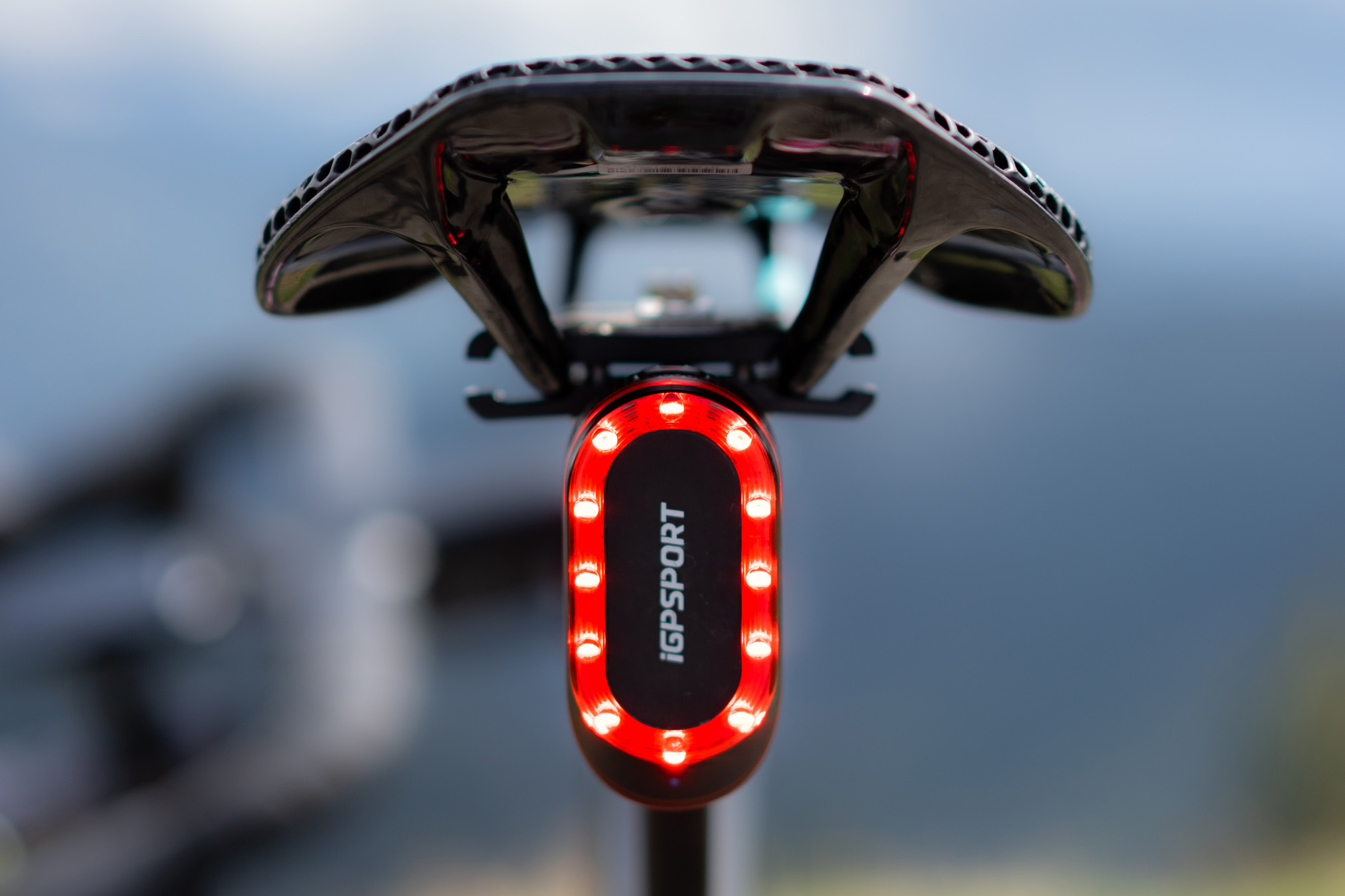 iGPSPORT SR mini smart radar taillight