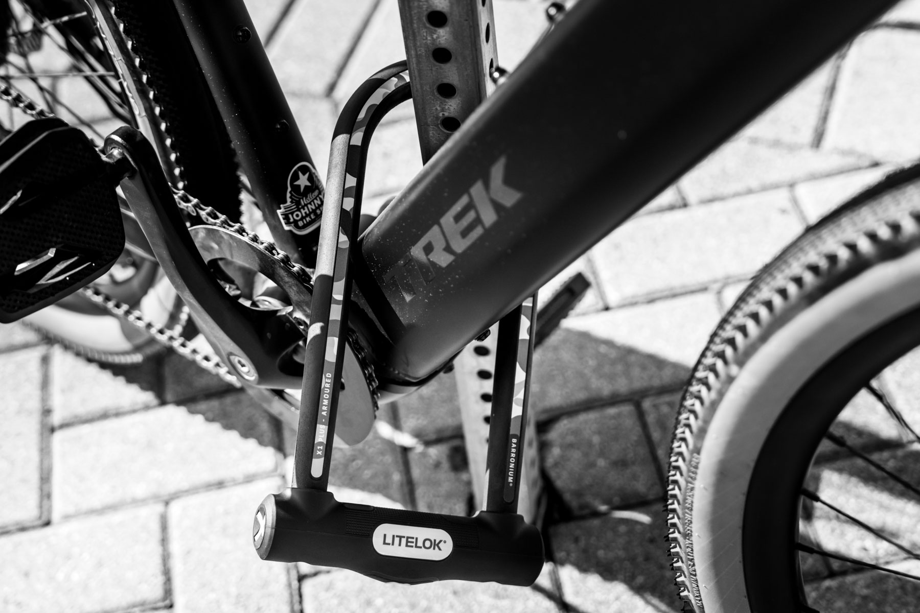 litelok x1 plus locked around a downtube